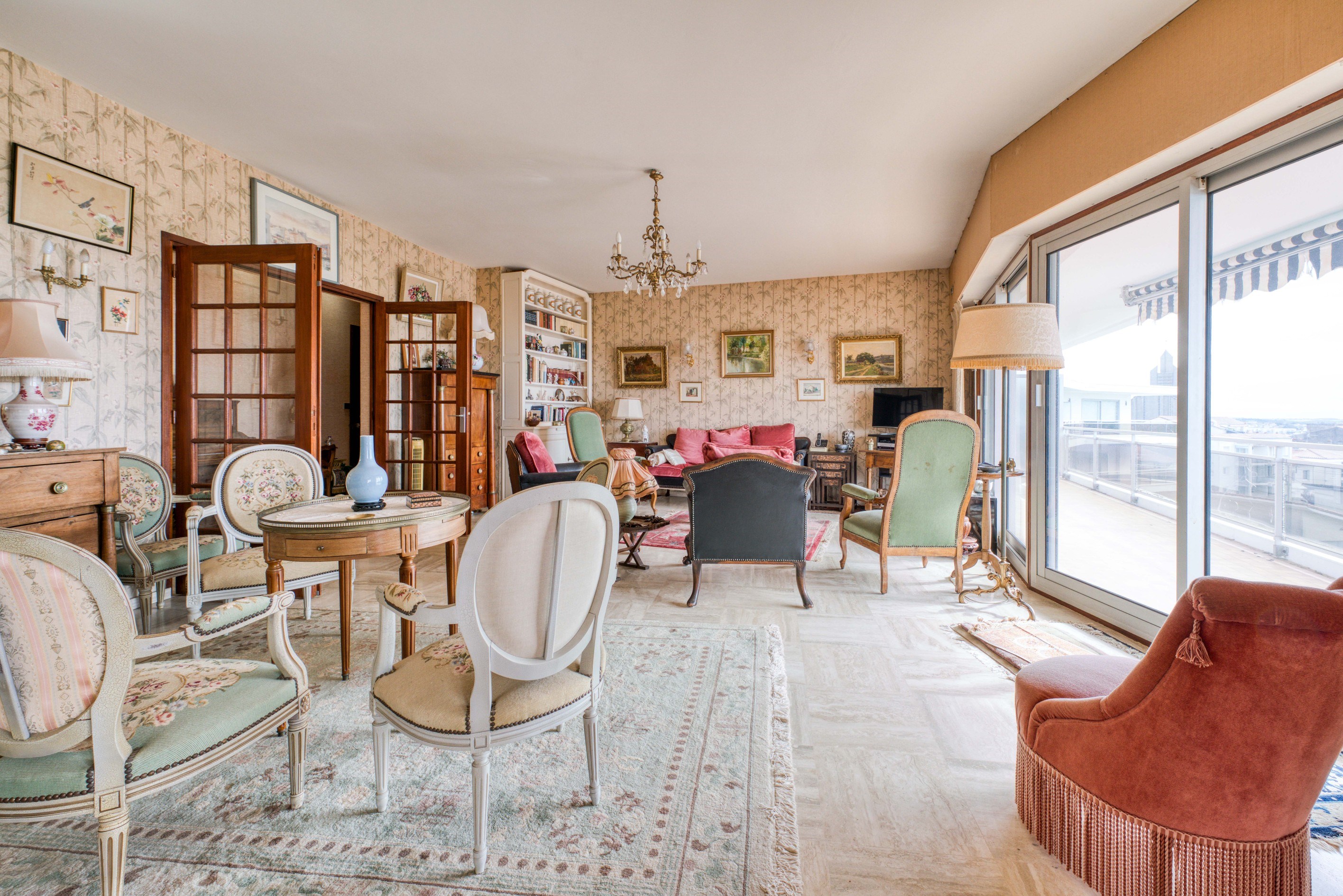  EXCEPTIONAL 230 SQM APARTMENT STEPS FROM TOWN CENTRE OF ROYAN WITH LARGE TERRAC… - 物件實景