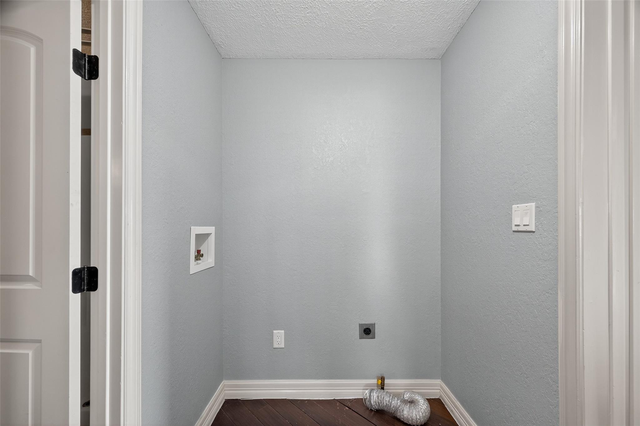 Channelview, Texas, 77530, United States, 12 Bedrooms Bedrooms, ,8 BathroomsBathrooms,Residential,For Sale,1977547