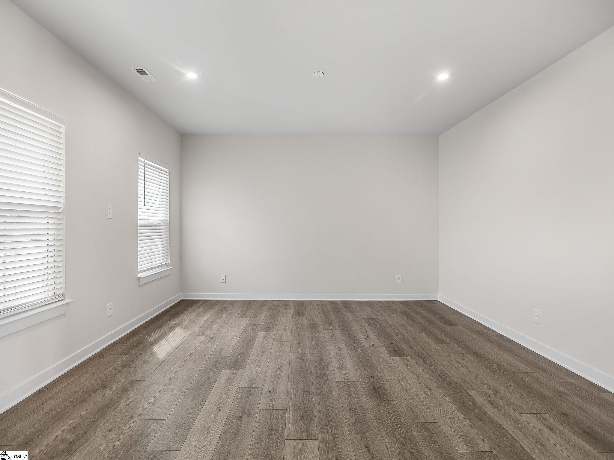 Woodruff, South Carolina, 29388, United States, 5 Bedrooms Bedrooms, ,4 BathroomsBathrooms,Residential,For Sale,1890519