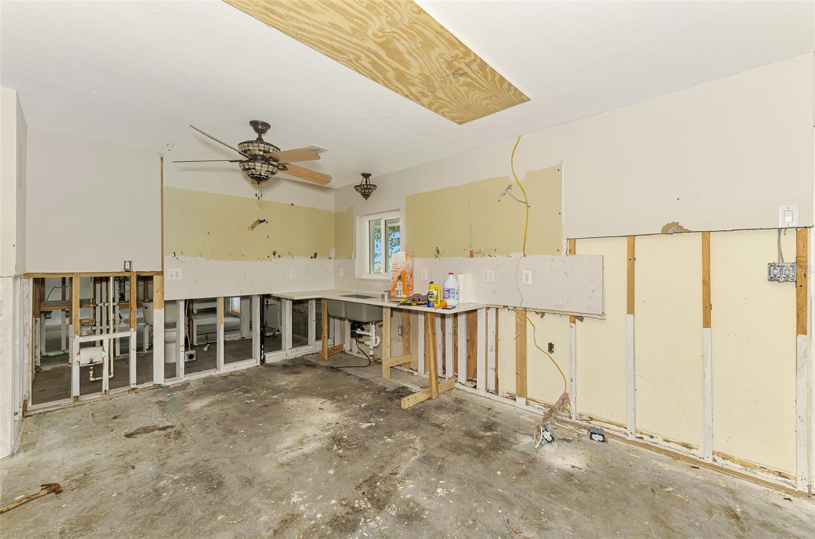 ENGLEWOOD, Florida, 34223, United States, 2 Bedrooms Bedrooms, ,3 BathroomsBathrooms,Residential,For Sale,1990231