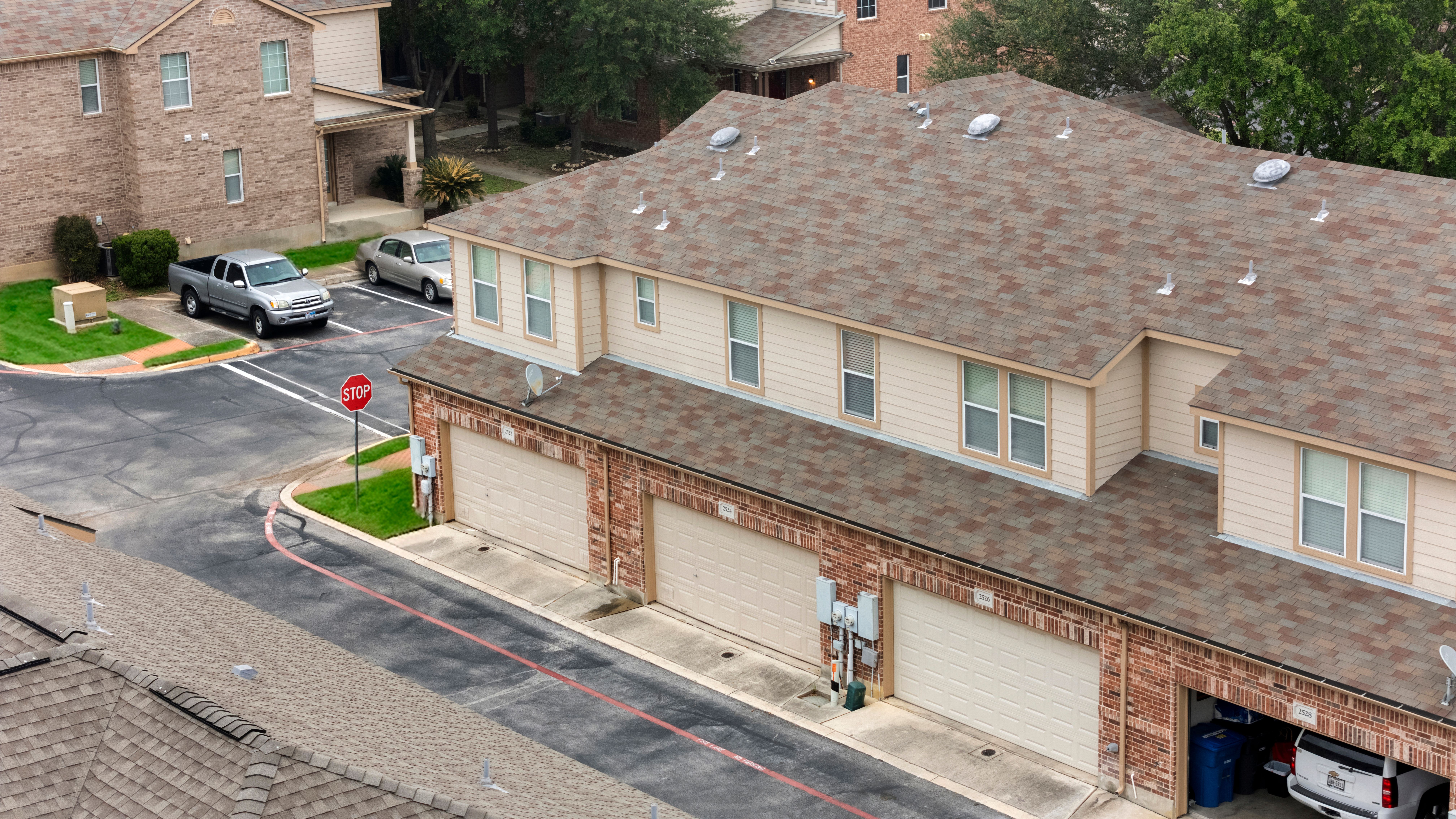 Spacious 3BR Townhome in Prime North San Antonio Location - 物件實景