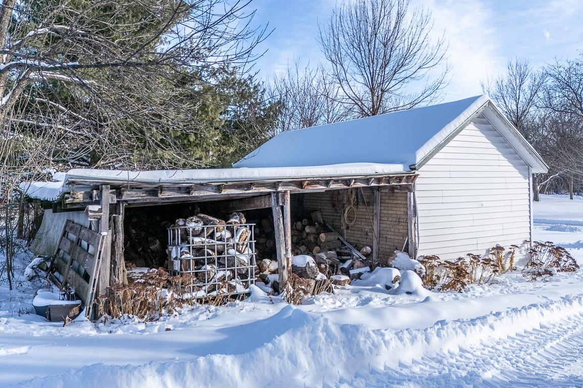 New London, Wisconsin, 54961-8021, United States, 4 Bedrooms Bedrooms, ,2 BathroomsBathrooms,Residential,For Sale,2008203
