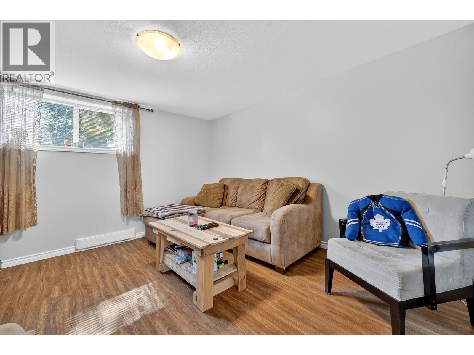 KELOWNA, British Columbia, V1X 1C4, CA, 5 Bedrooms Bedrooms, ,3 BathroomsBathrooms,Residential,For Sale,1948235