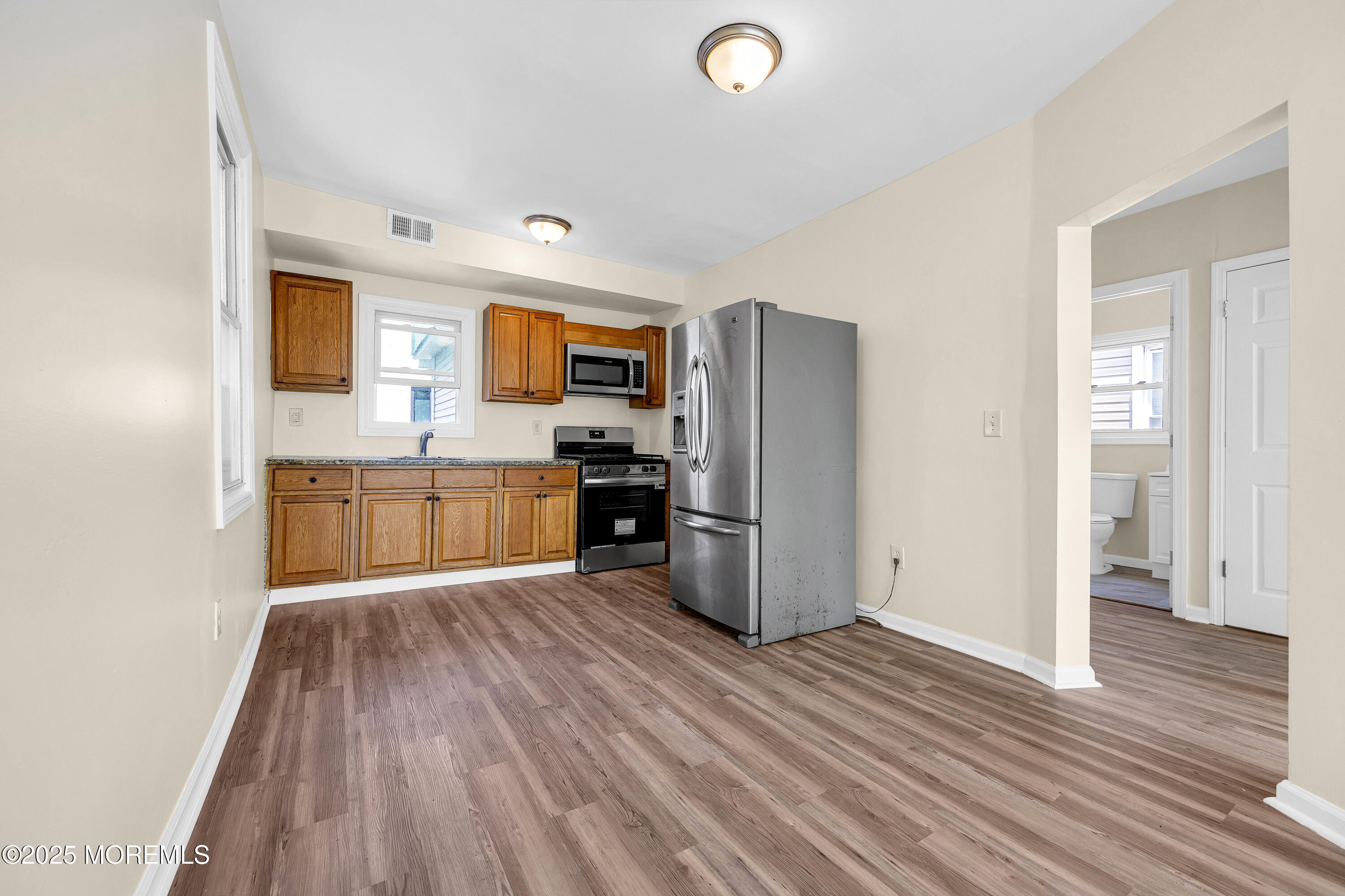 Newark, New Jersey, 07107, United States, 6 Bedrooms Bedrooms, ,3 BathroomsBathrooms,Residential,For Sale,1937916