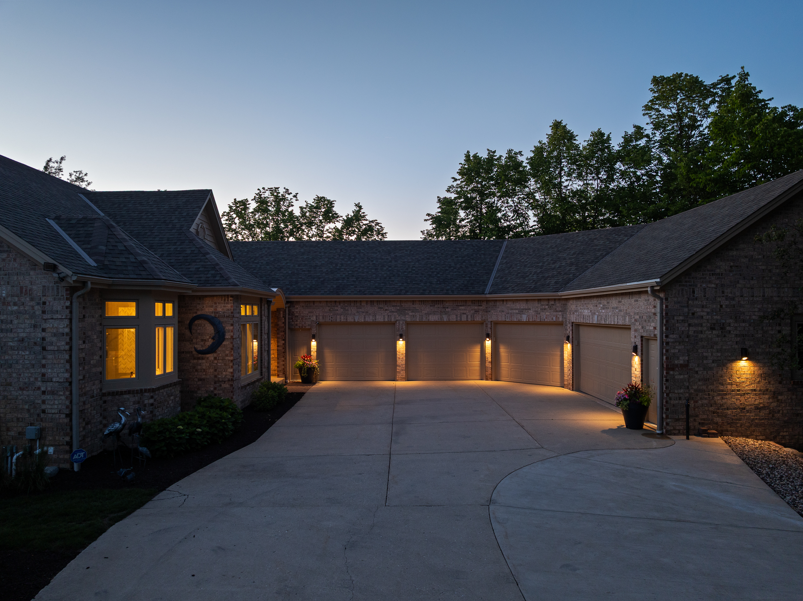  The Pinnacle of Luxury Living: 2.3-Acre Private Tichigan Lake Estate - 物件實景