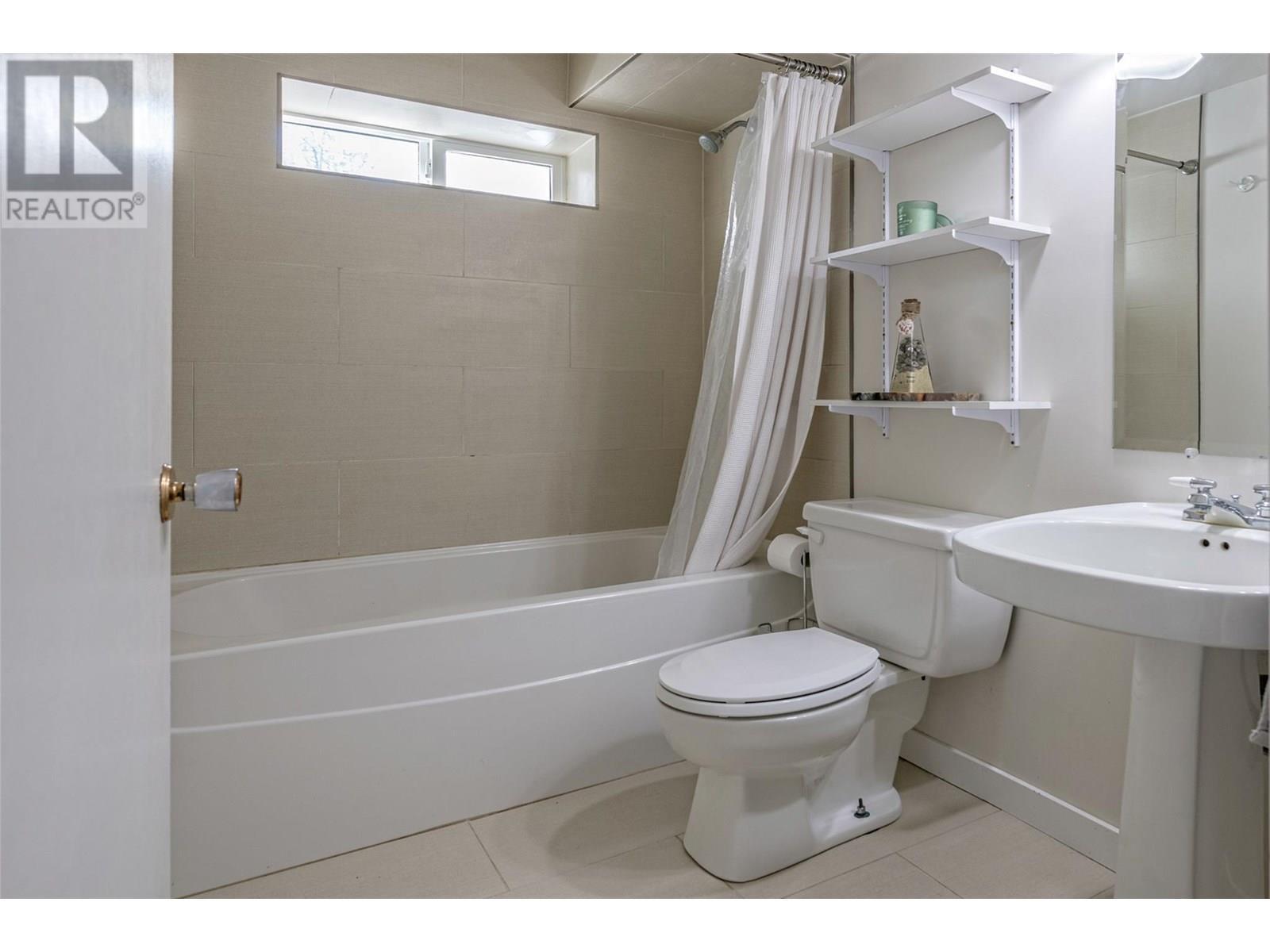 LAKE COUNTRY, British Columbia, V4V 1W2, CA, 4 Bedrooms Bedrooms, ,2 BathroomsBathrooms,Residential,For Sale,1896793