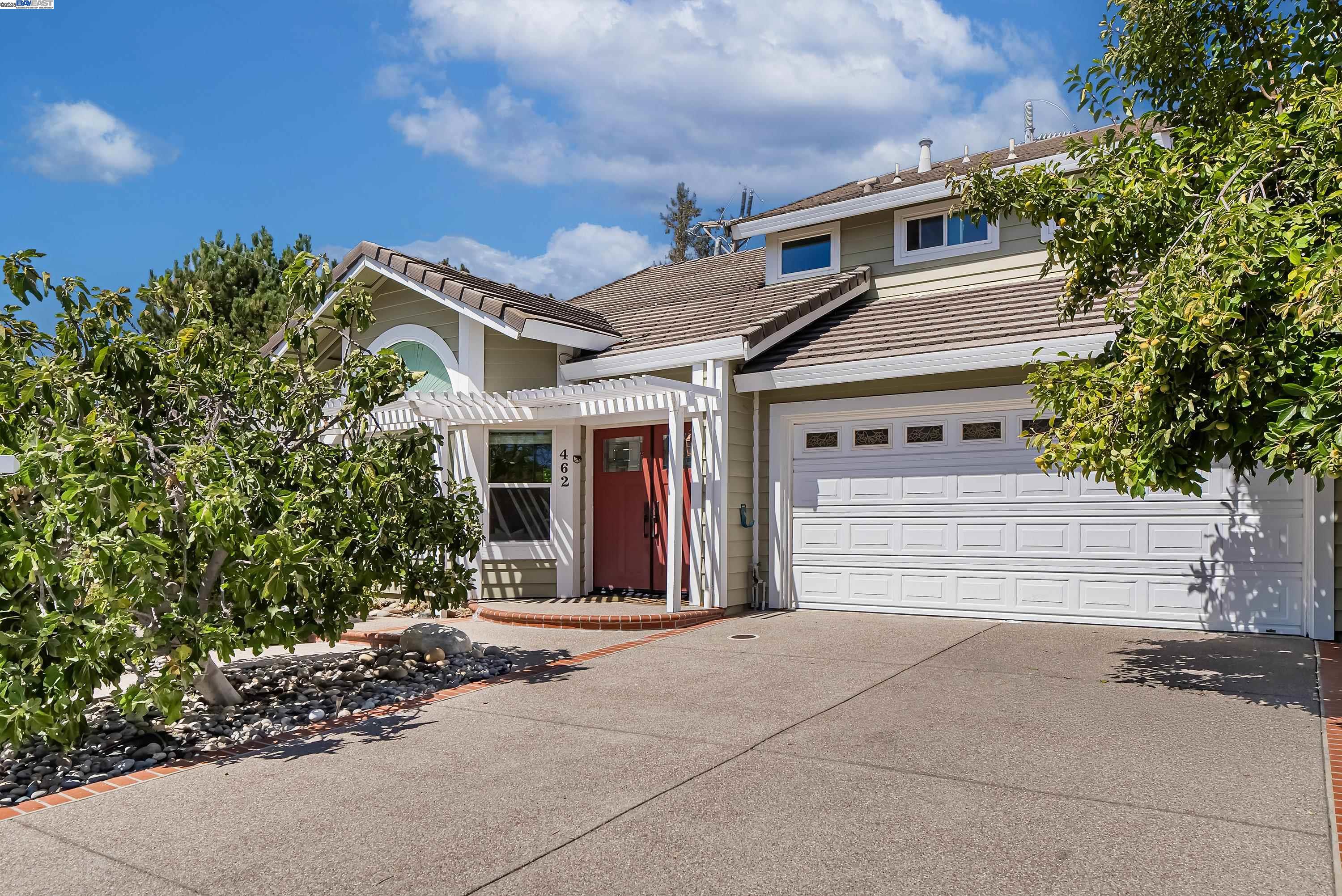 Pleasanton, California, 94566, United States, 4 Bedrooms Bedrooms, ,3 BathroomsBathrooms,Residential,For Sale,1940349