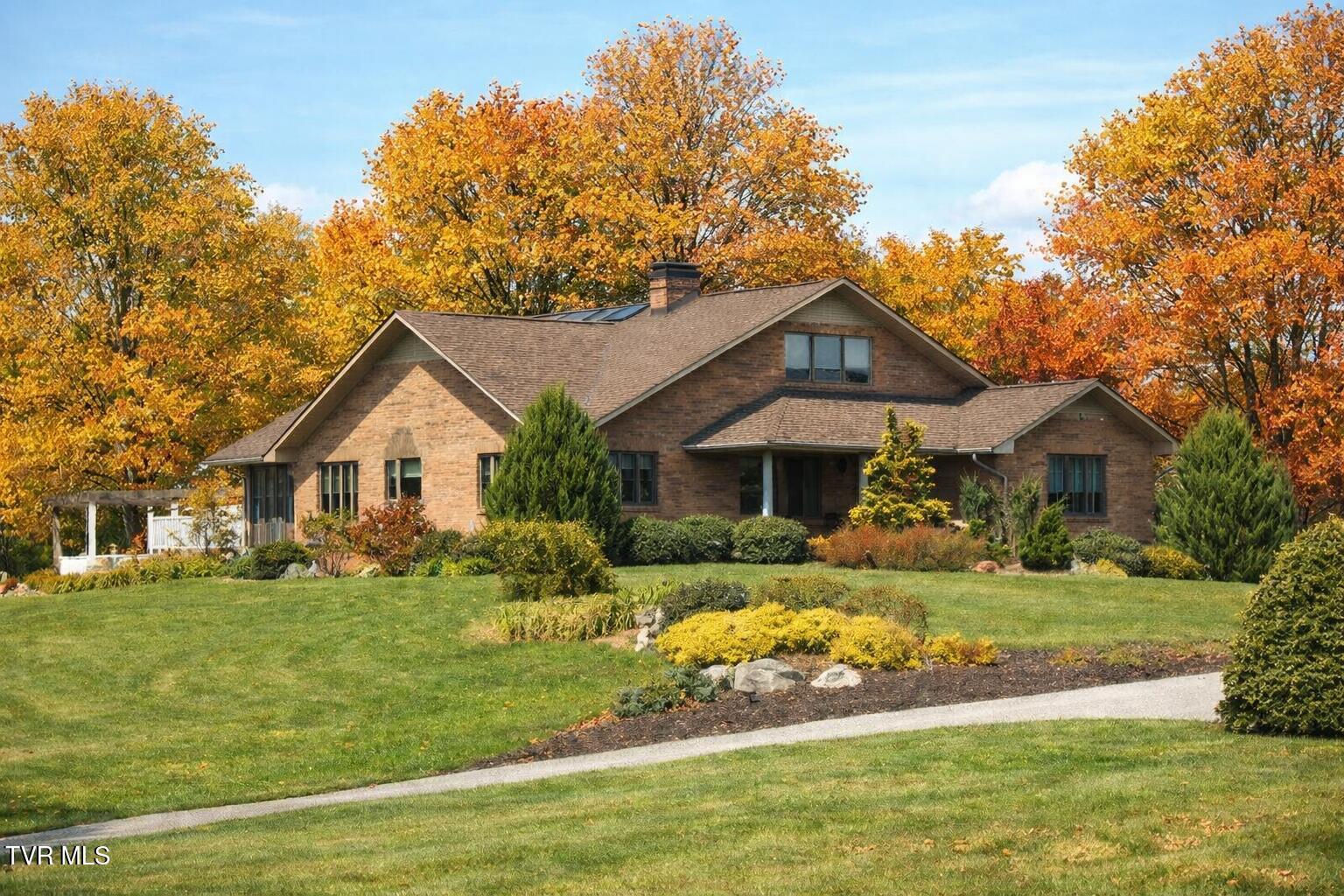 Jonesborough, Tennessee, 37659, United States, 6 Bedrooms Bedrooms, ,6 BathroomsBathrooms,Residential,For Sale,2011777