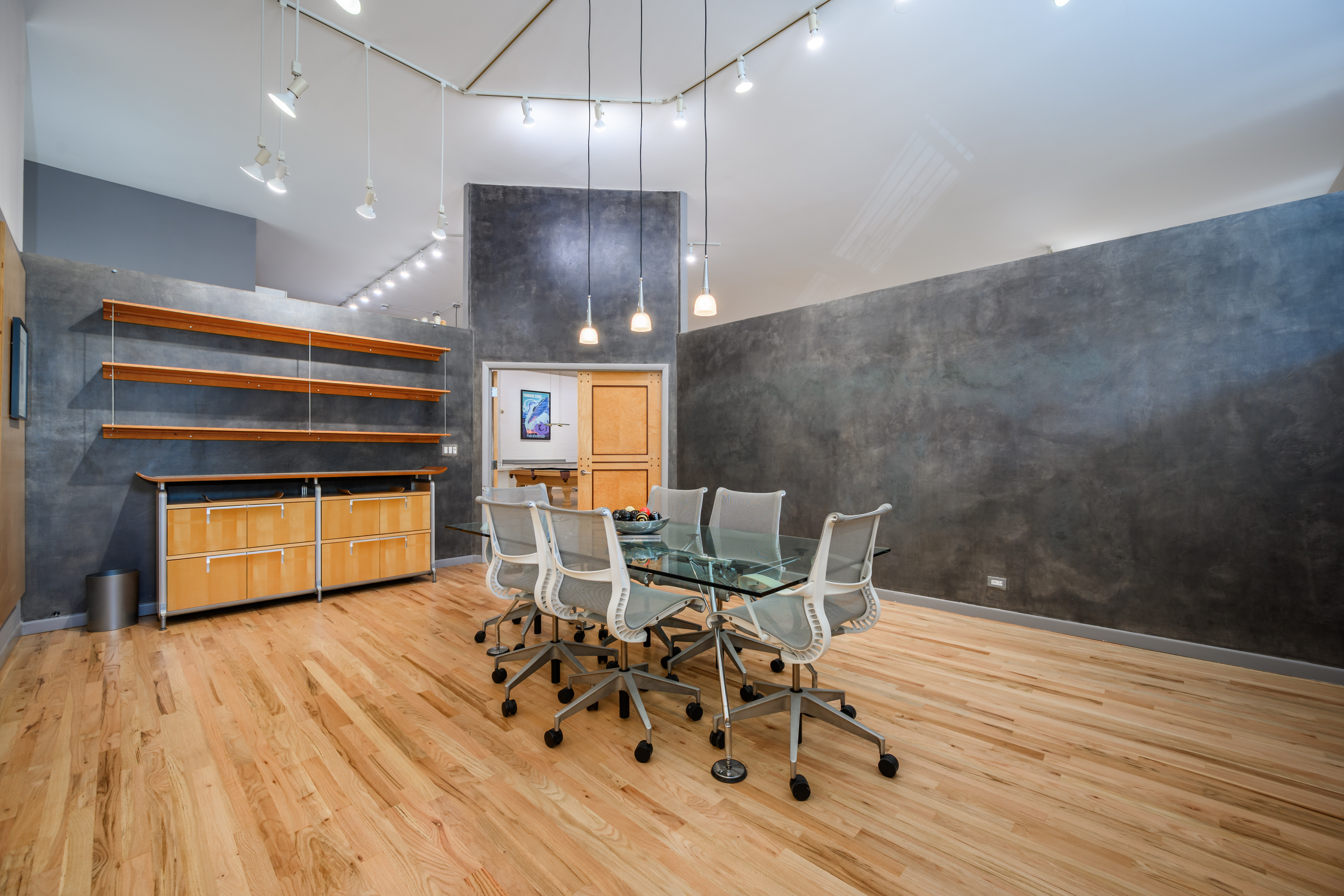  Rarely Available, Live/work Loft Sits in a Prime Fulton Market Boutique Complex - 物件實景