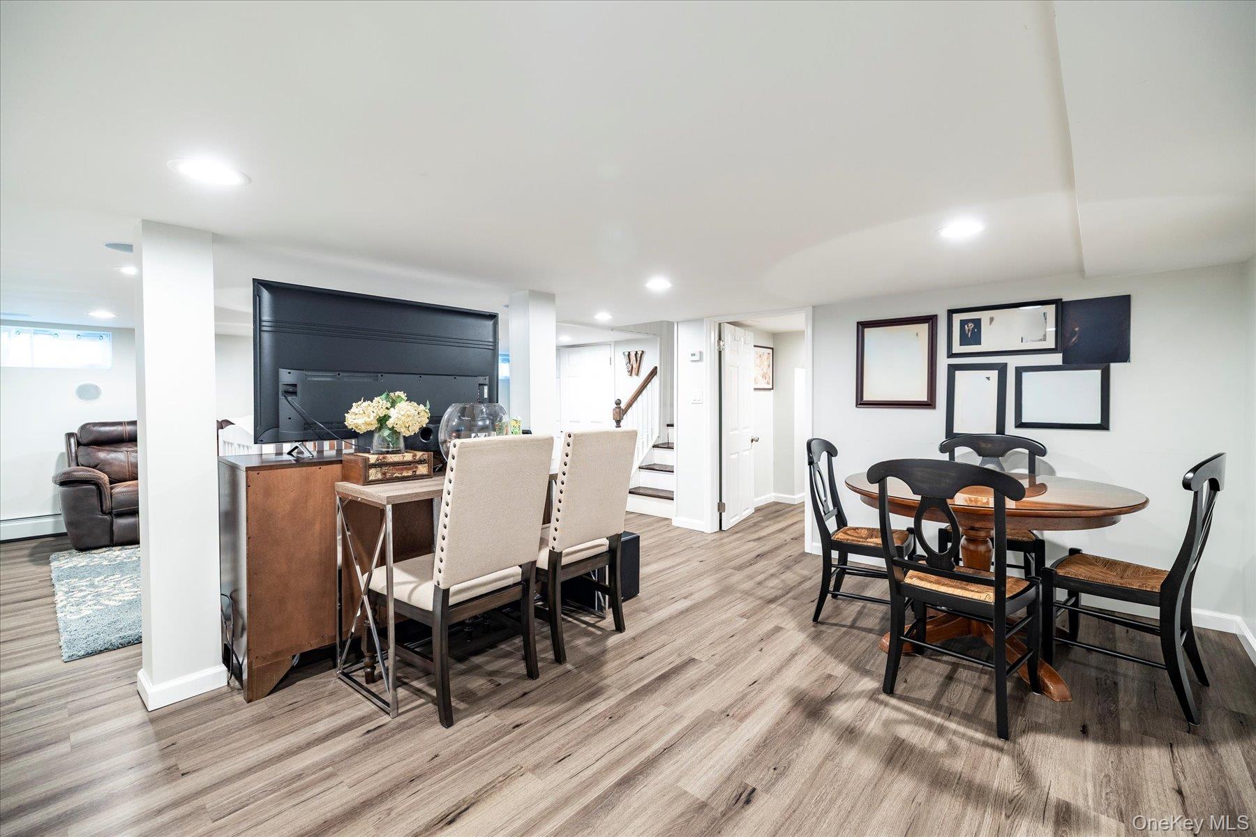 Lynbrook, New York, 11563, United States, 3 Bedrooms Bedrooms, ,2 BathroomsBathrooms,Residential,For Sale,1988362