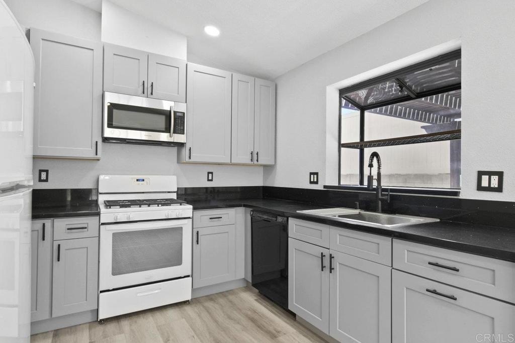 El Cajon, California, 92021, United States, 3 Bedrooms Bedrooms, ,2 BathroomsBathrooms,Residential,For Sale,1917242