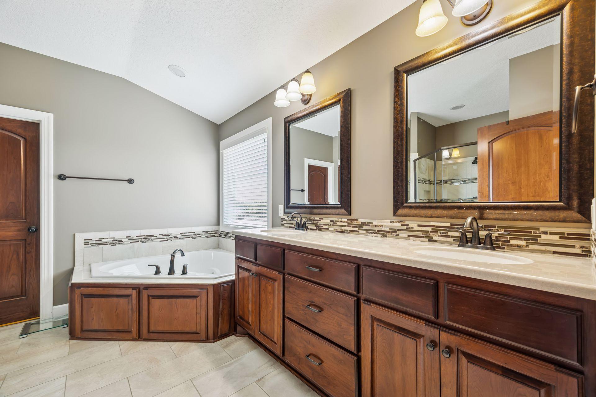 Plymouth, Minnesota, 55446, United States, 5 Bedrooms Bedrooms, ,5 BathroomsBathrooms,Residential,For Sale,1926210