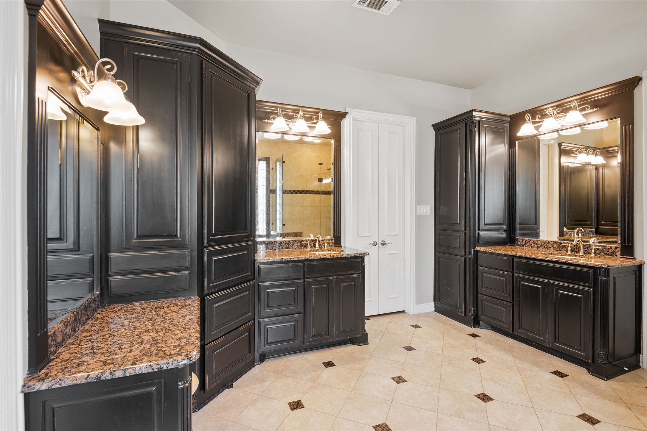 Southlake, Texas, 76092, United States, 5 Bedrooms Bedrooms, ,6 BathroomsBathrooms,Residential,For Sale,1875332