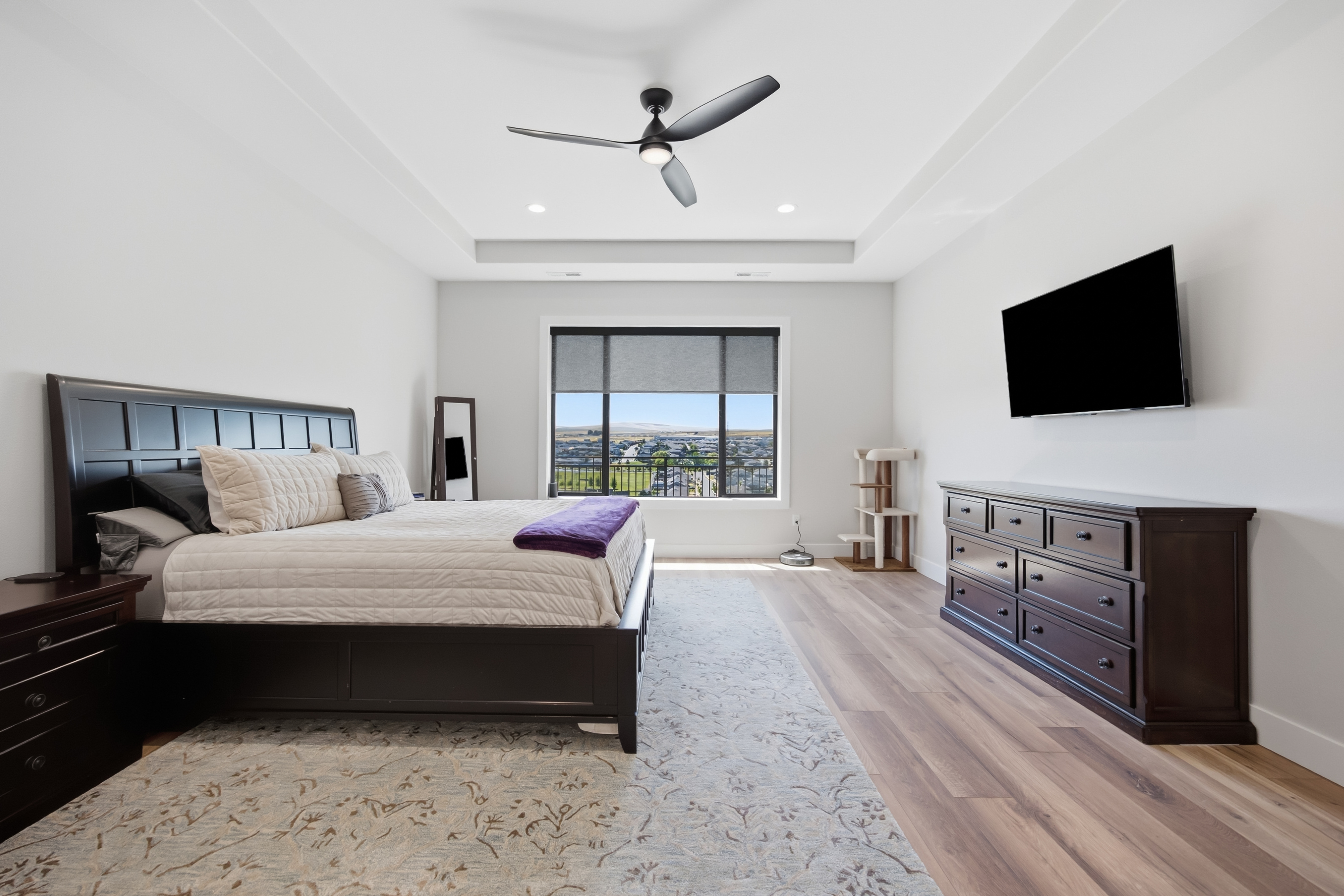  Discover This Stunning Resale Prodigy Homes Aria Basement Model - 物件實景