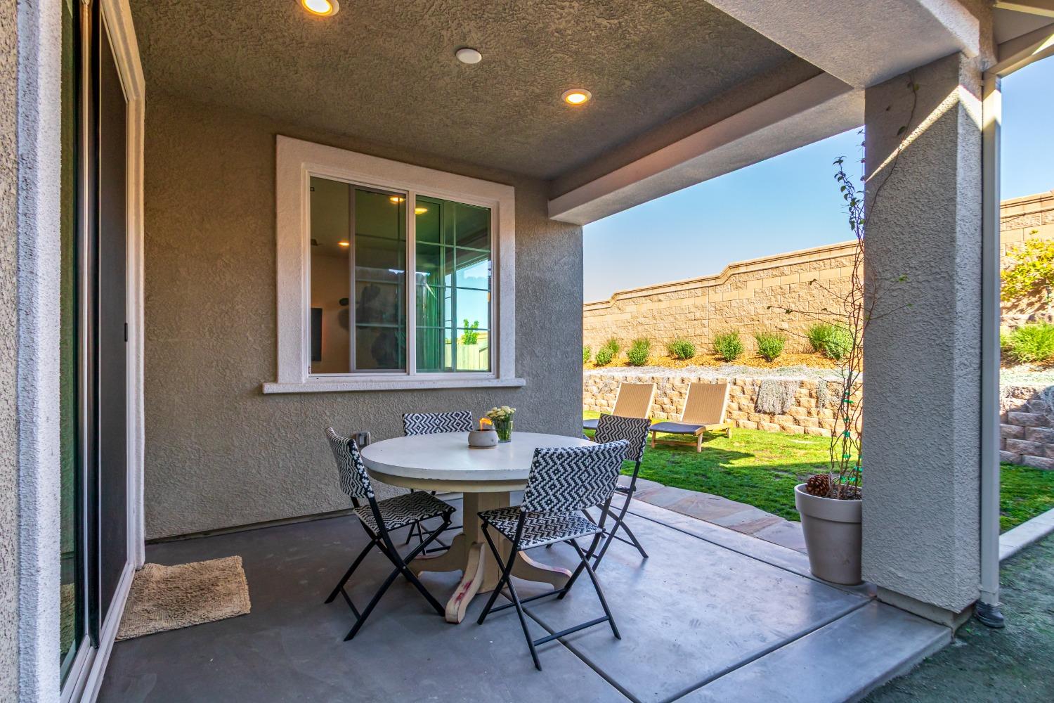 Folsom, California, 95630, United States, 4 Bedrooms Bedrooms, ,3 BathroomsBathrooms,Residential,For Sale,1924612