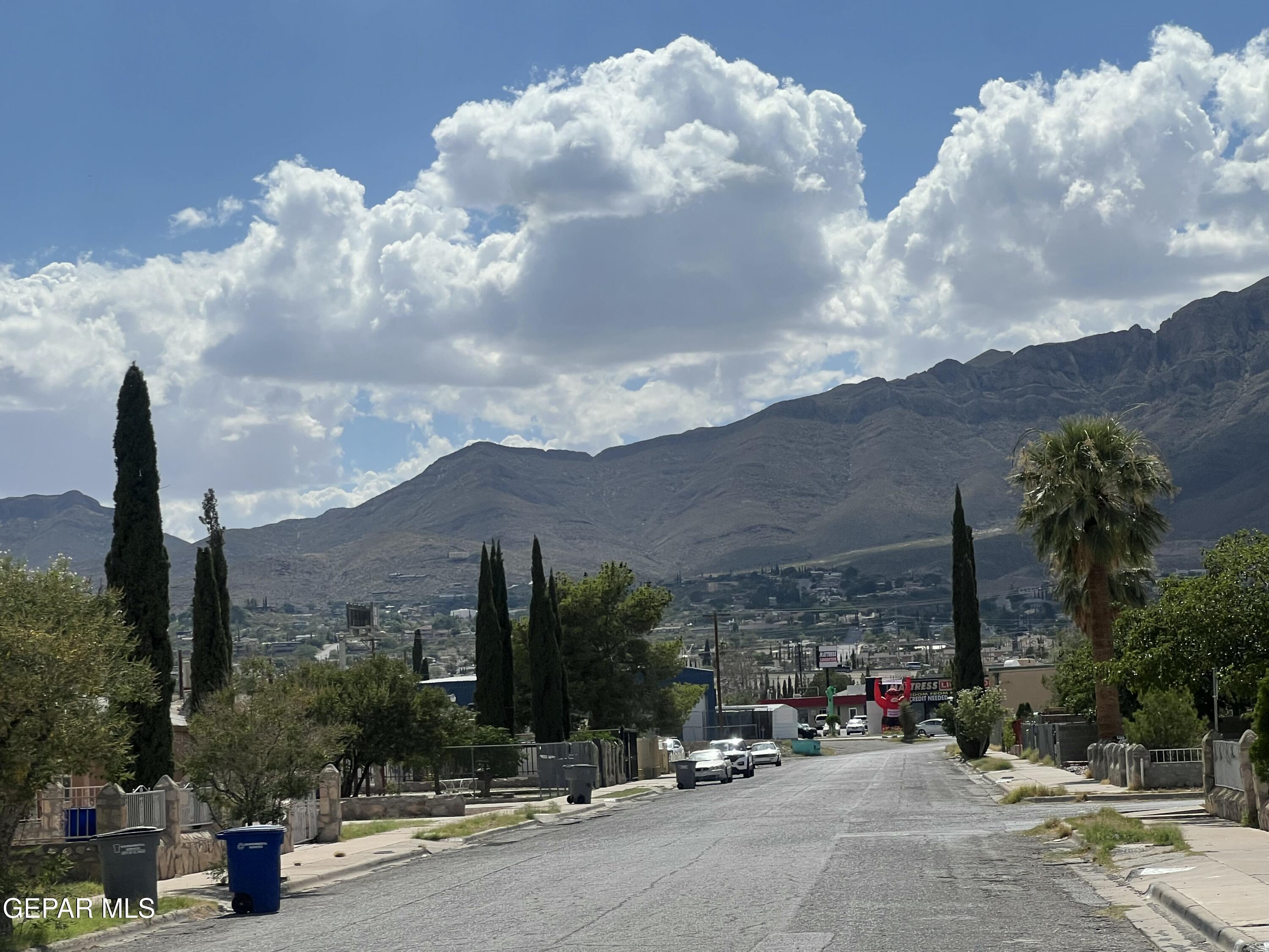 Sierra Vista Dr, El Paso, TX 79904