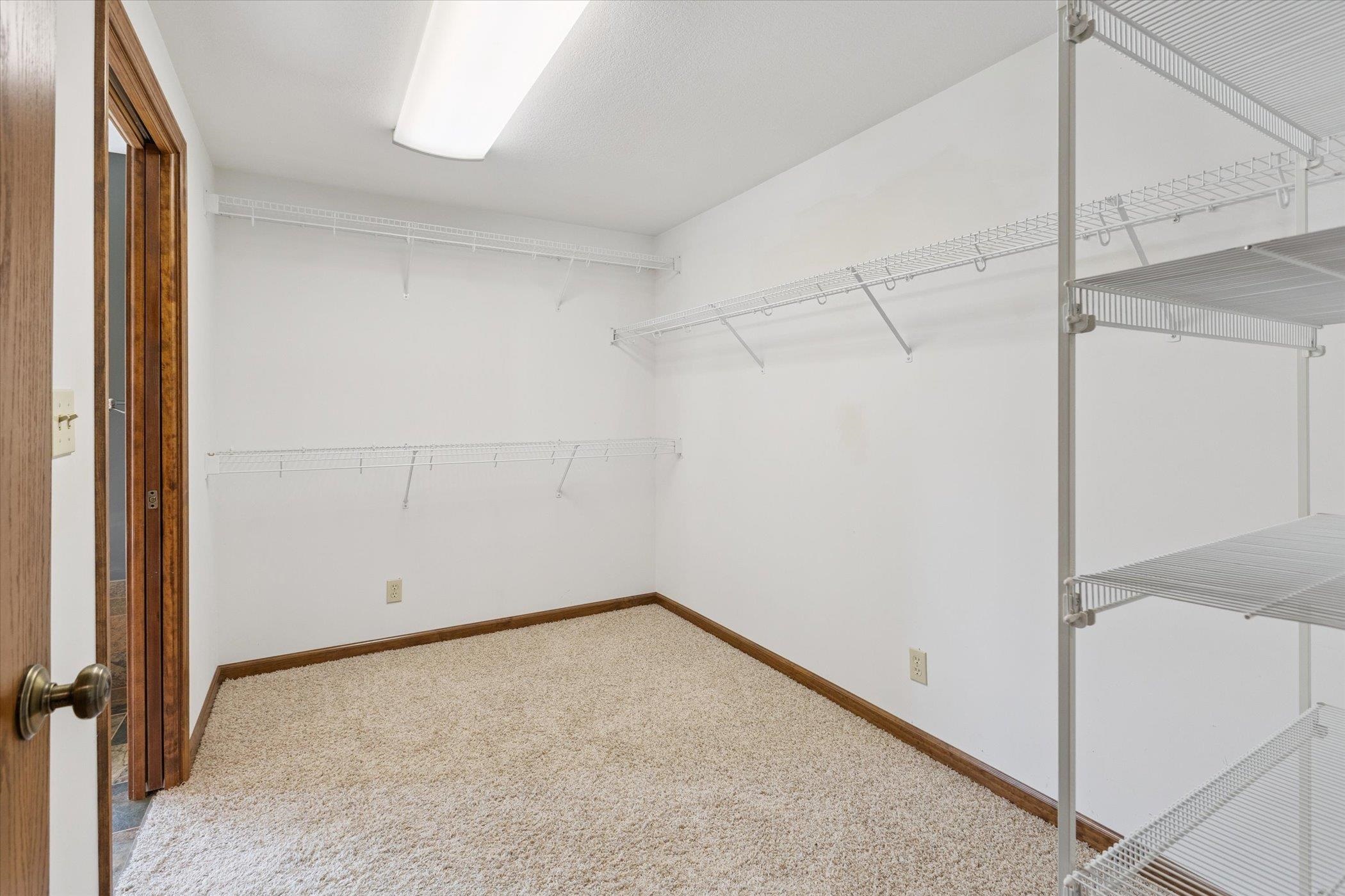 Midland, Michigan, 48640, United States, 3 Bedrooms Bedrooms, ,3 BathroomsBathrooms,Residential,For Sale,1975279