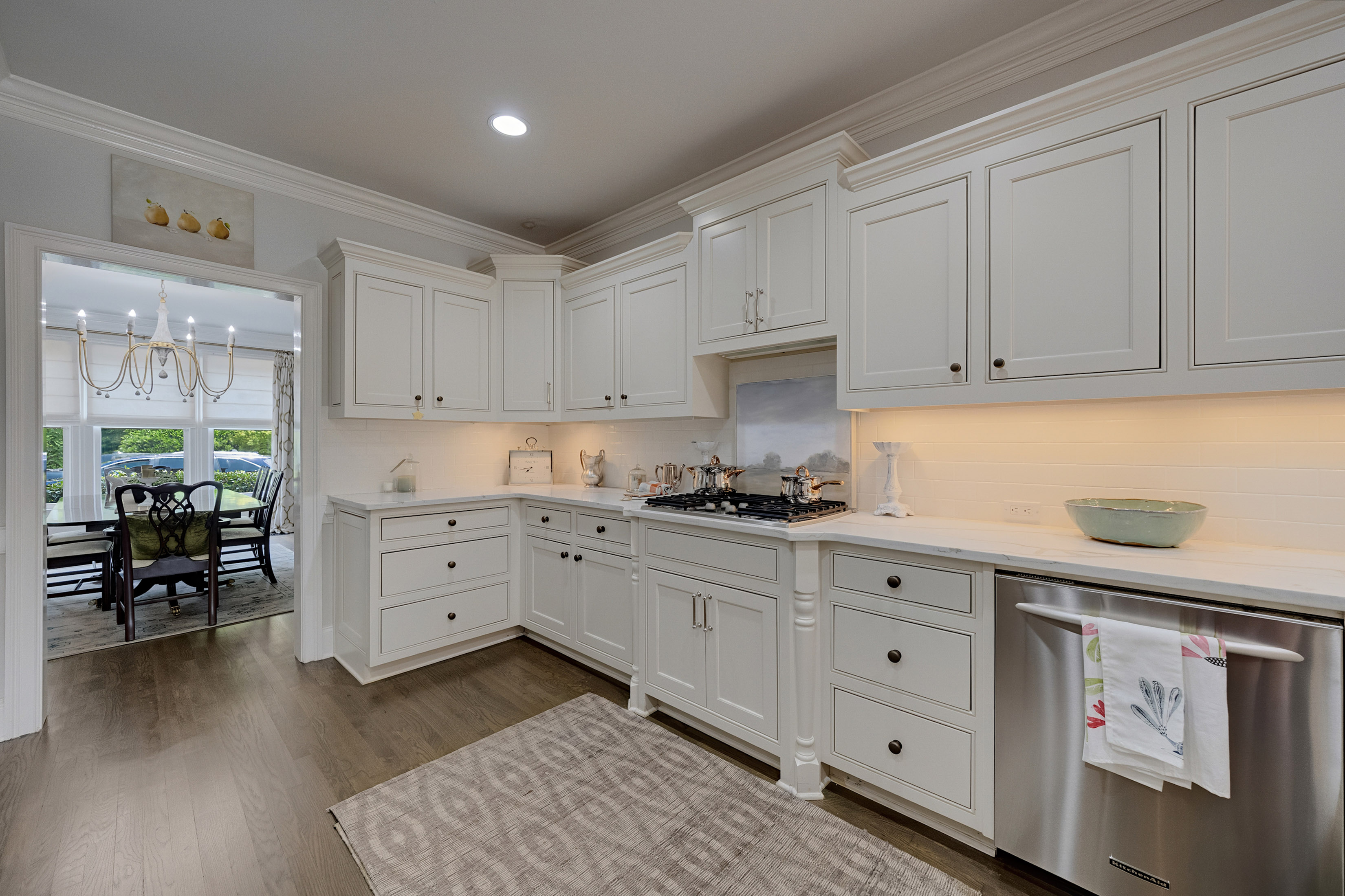  Elegantly Renovated Townhome in Gated Community - 物件實景