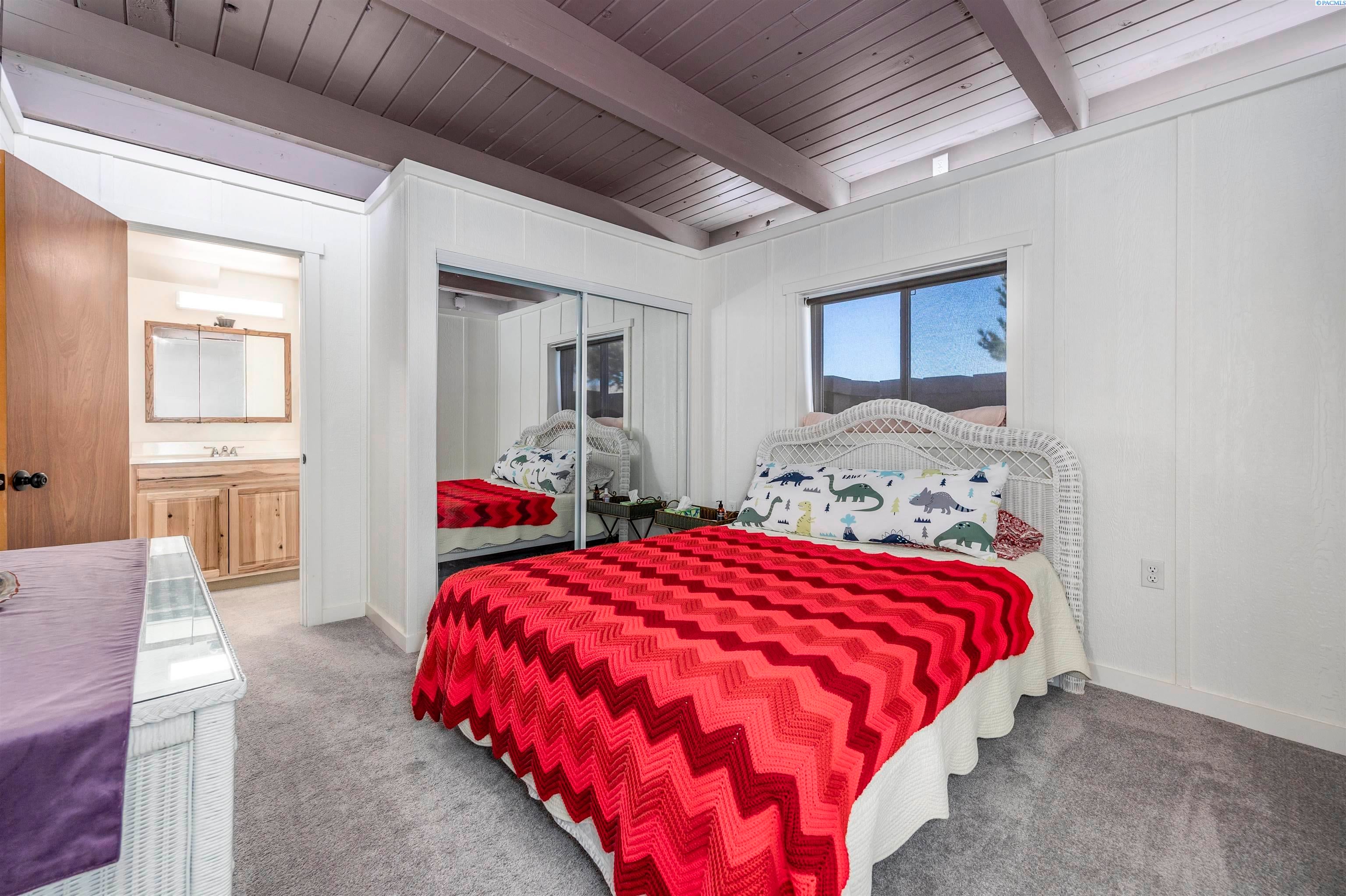 Benton City, Washington, 99320, United States, 3 Bedrooms Bedrooms, ,2 BathroomsBathrooms,Residential,For Sale,1992566