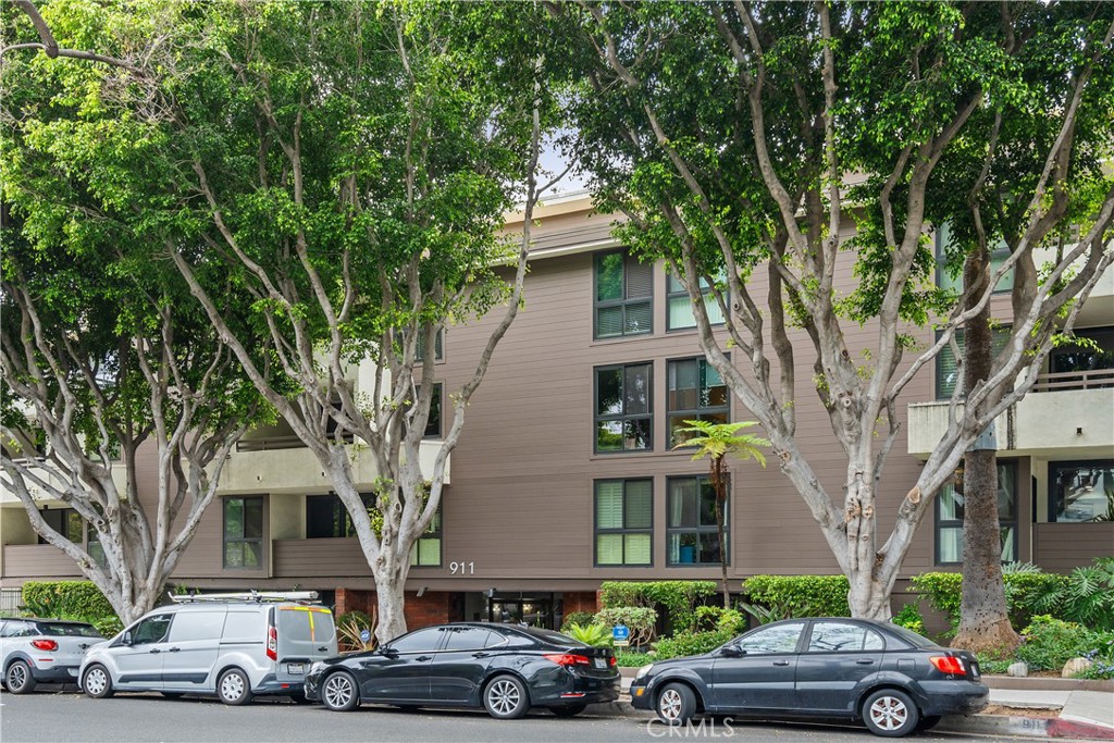 West Hollywood, California, 90069, United States, 1 Bedroom Bedrooms, ,1 BathroomBathrooms,Residential,For Sale,1896618