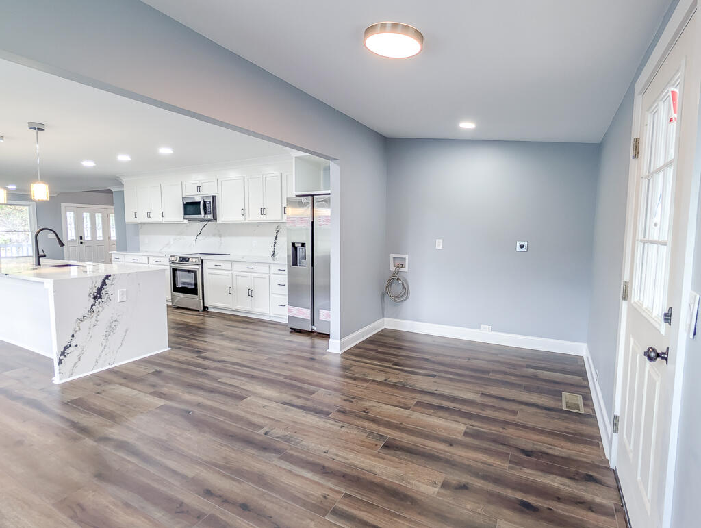 Moncks Corner, South Carolina, 29461, United States, 4 Bedrooms Bedrooms, ,3 BathroomsBathrooms,Residential,For Sale,1986405