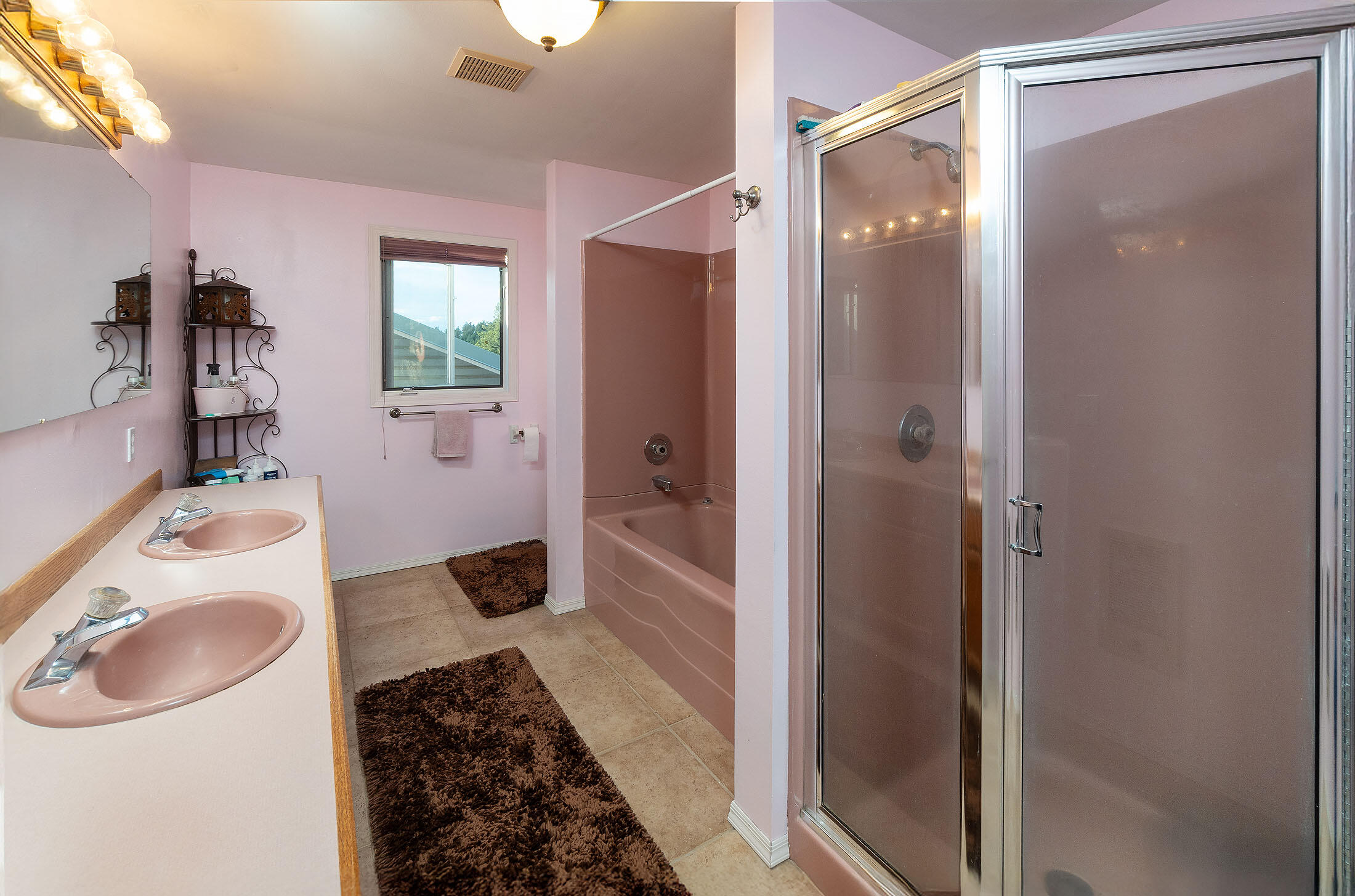 Prineville, Oregon, 97754, United States, 3 Bedrooms Bedrooms, ,3 BathroomsBathrooms,Residential,For Sale,1847629