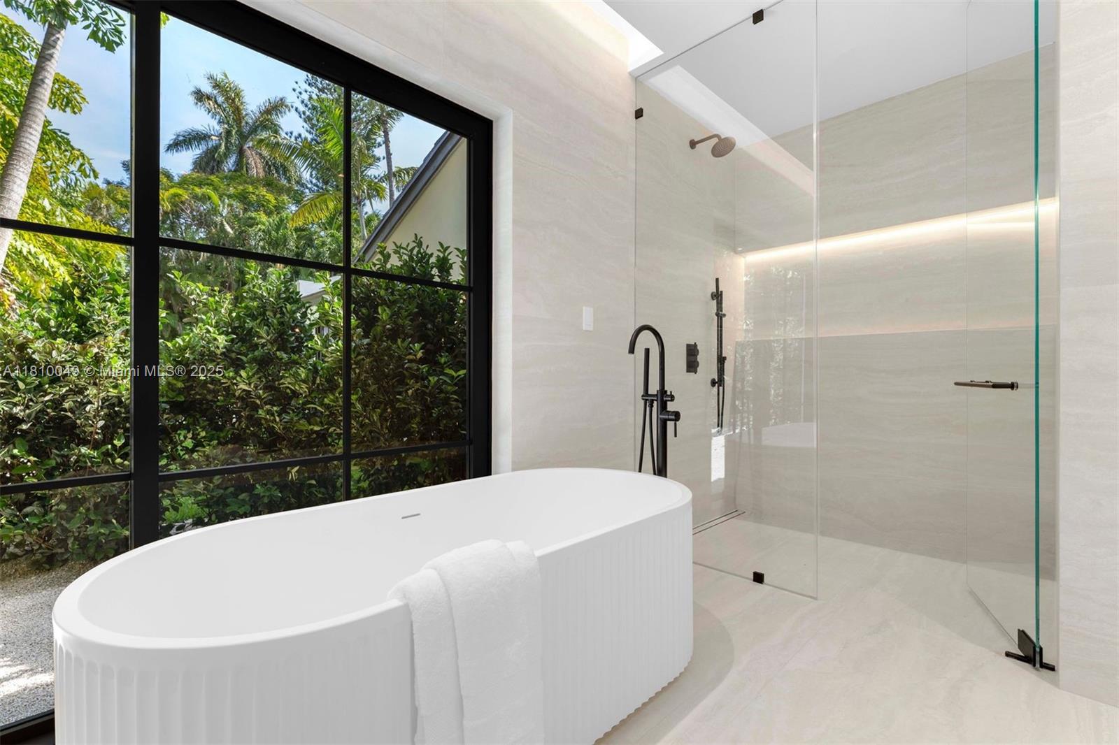 Miami, Florida, 33133, United States, 6 Bedrooms Bedrooms, ,8 BathroomsBathrooms,Residential,For Sale,1829232