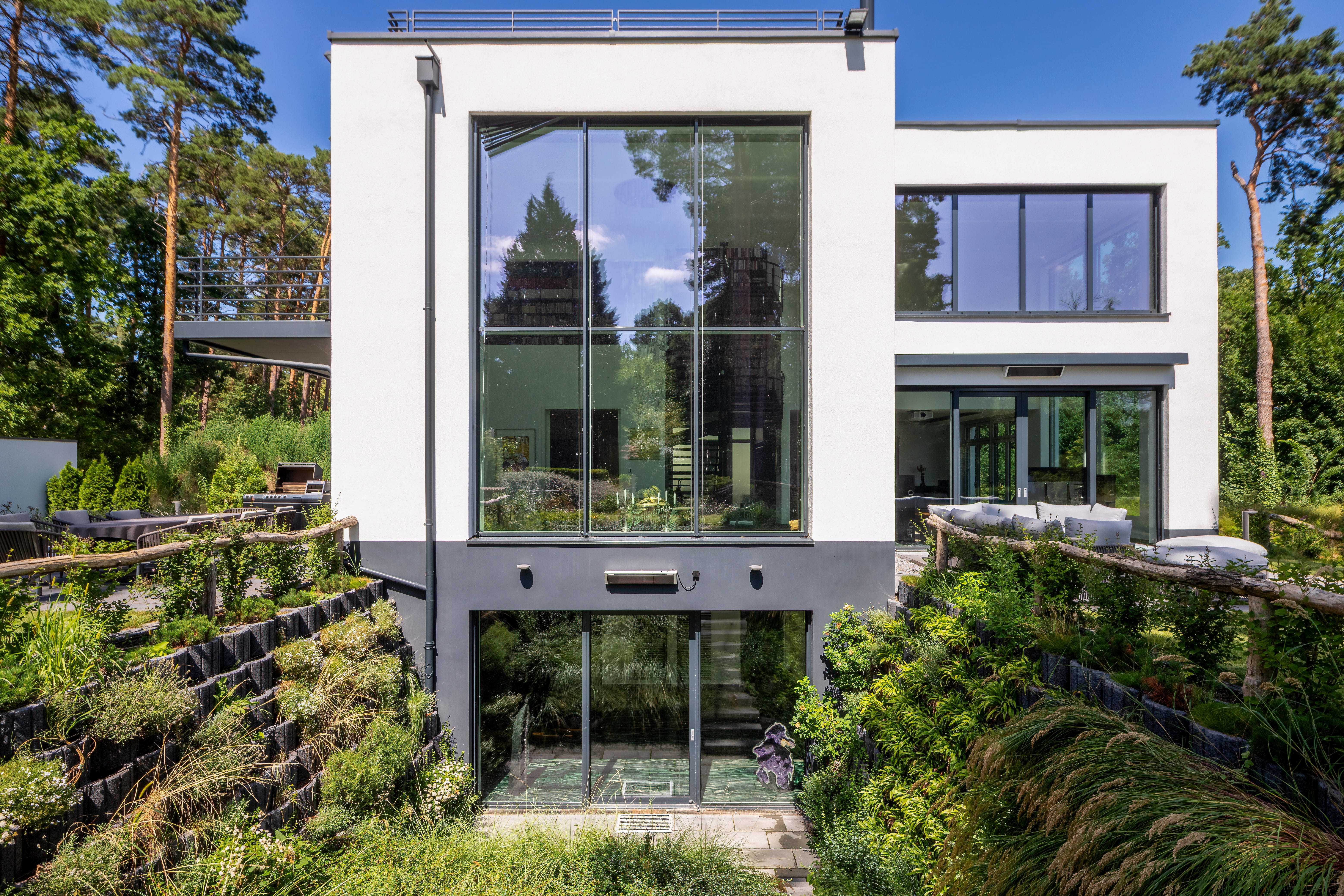  Architecture and Lakeside Living of Exceptional Quality - 物件實景