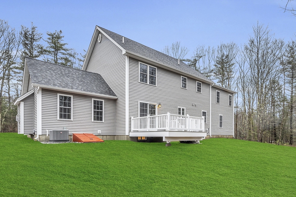 Leominster, Massachusetts, 01453, United States, 4 Bedrooms Bedrooms, ,3 BathroomsBathrooms,Residential,For Sale,1828563