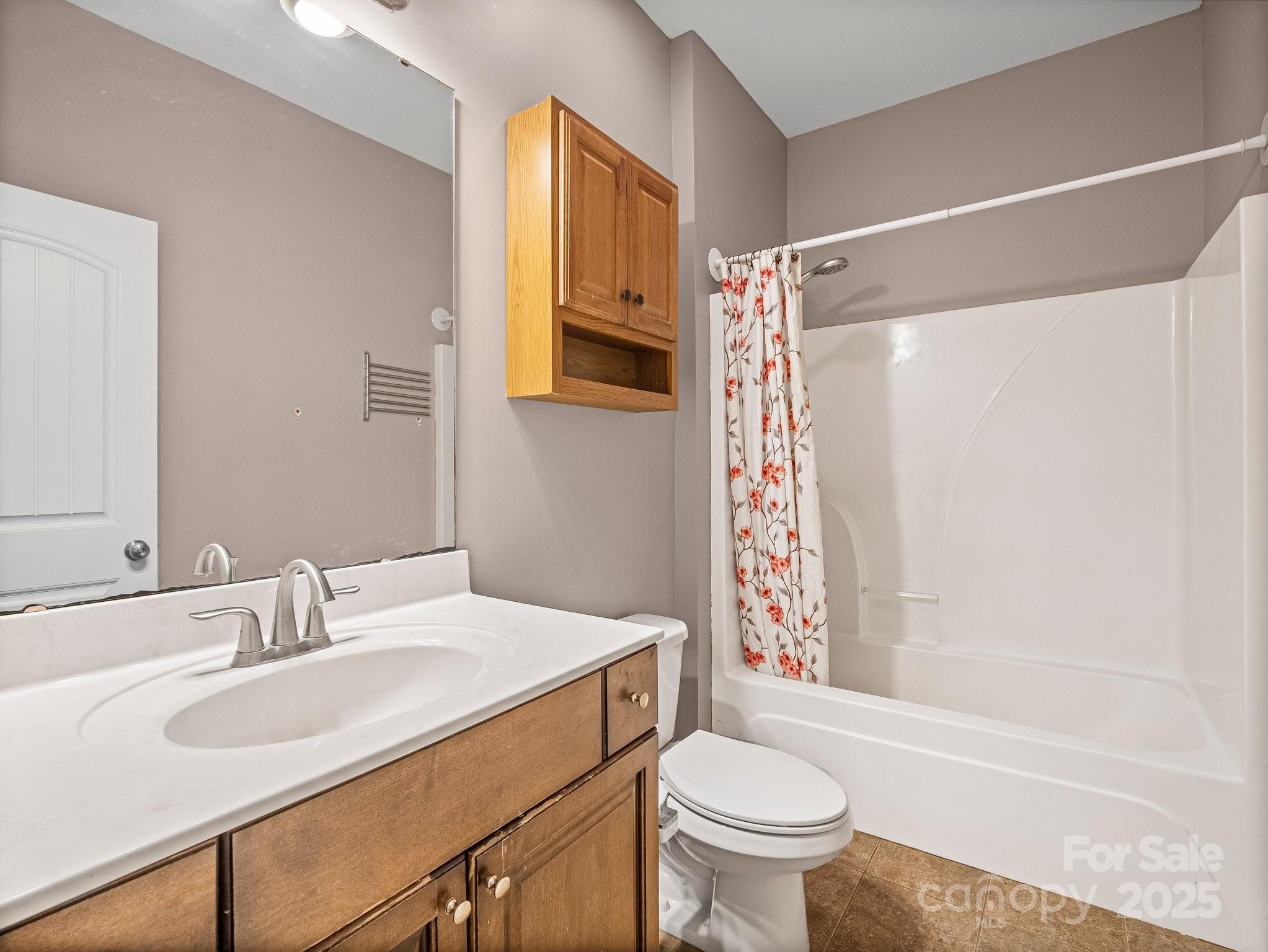 Lincolnton, North Carolina, 28092, United States, 4 Bedrooms Bedrooms, ,4 BathroomsBathrooms,Residential,For Sale,1864704