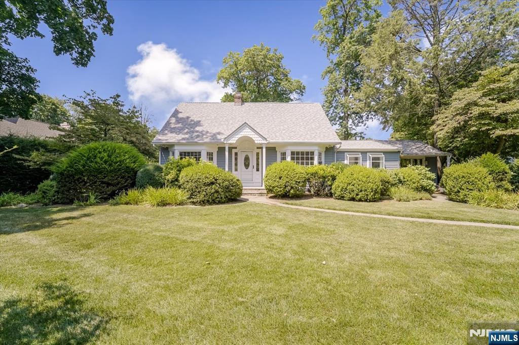 Wyckoff, New Jersey, 07481, United States, 5 Bedrooms Bedrooms, ,3 BathroomsBathrooms,Residential,For Sale,1920026