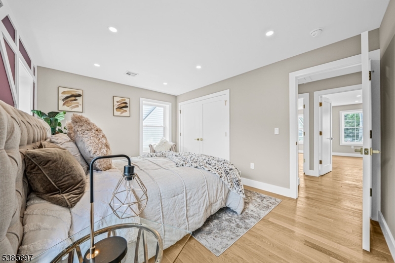 Maplewood Twp., New Jersey, 07040, United States, 4 Bedrooms Bedrooms, ,4 BathroomsBathrooms,Residential,For Sale,1950827
