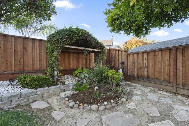 Hollister, California, 95023, United States, 4 Bedrooms Bedrooms, ,3 BathroomsBathrooms,Residential,For Sale,2006459