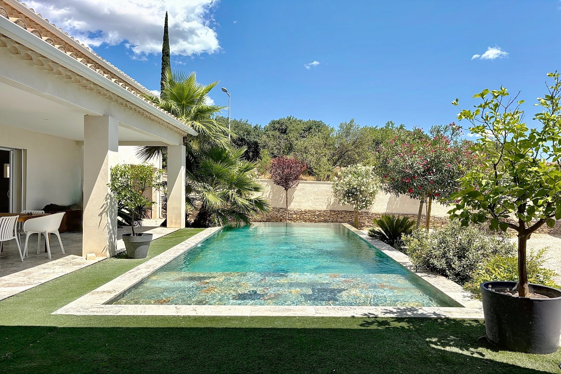  Near  Collias -  Elegant Contemporary Villa with Infinity Pool - 物件實景