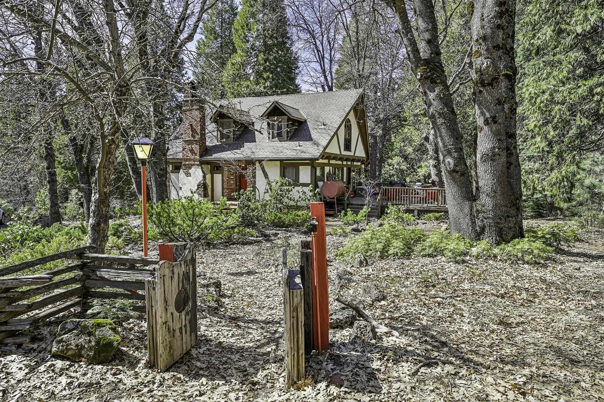 Mt Shasta, California, 96067, United States, 4 Bedrooms Bedrooms, ,3 BathroomsBathrooms,Residential,For Sale,1982137