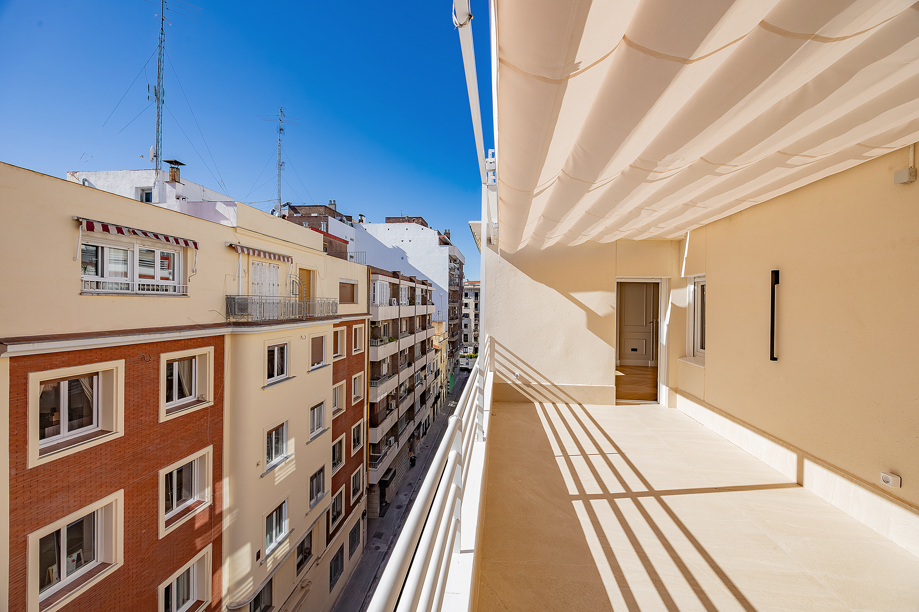  Exclusive renovated Penthouse with terrace near Plaza de Olavide - 物件實景