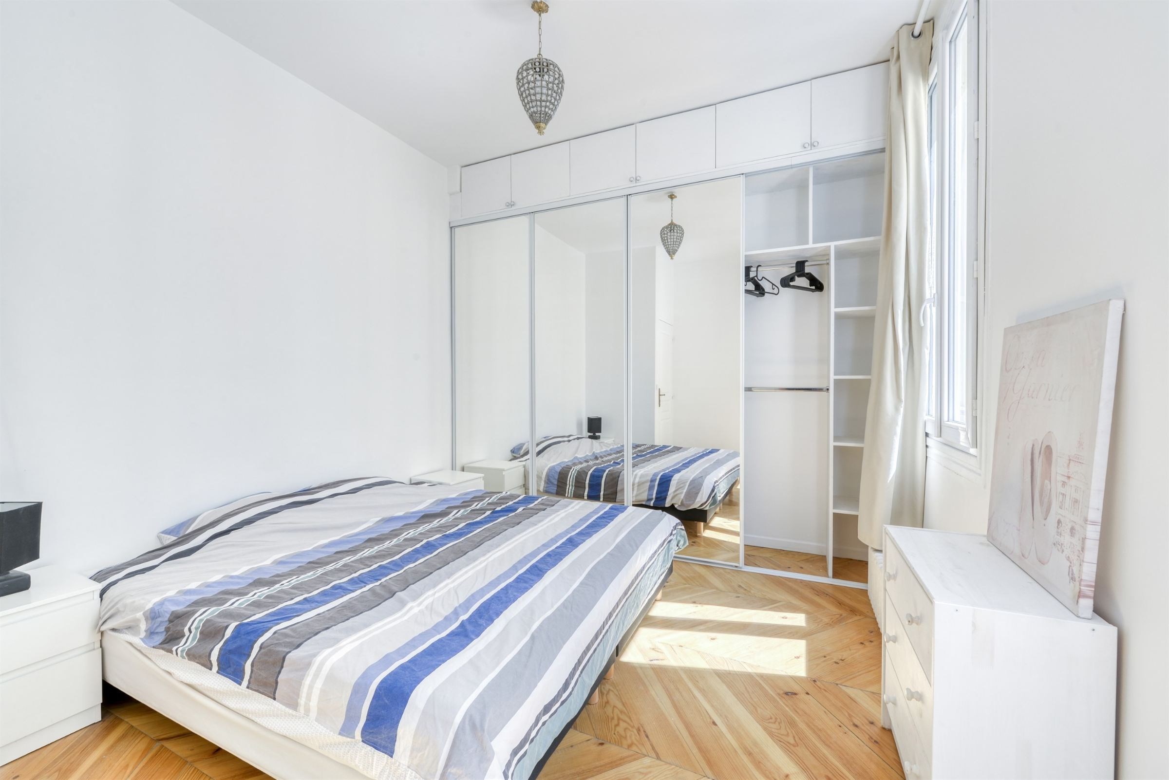  4-Room, 3-Bedroom Apartment in Paris 9th - 物件實景