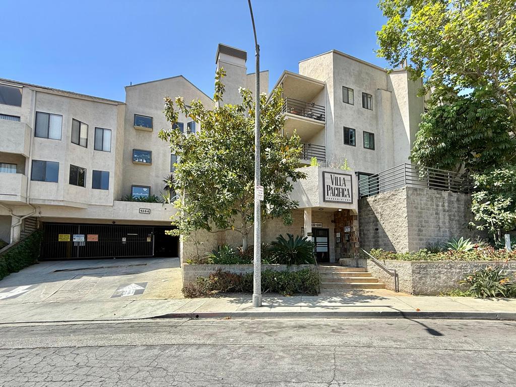 Long Beach, California, 90815, United States, 2 Bedrooms Bedrooms, ,2 BathroomsBathrooms,Residential,For Sale,1830564