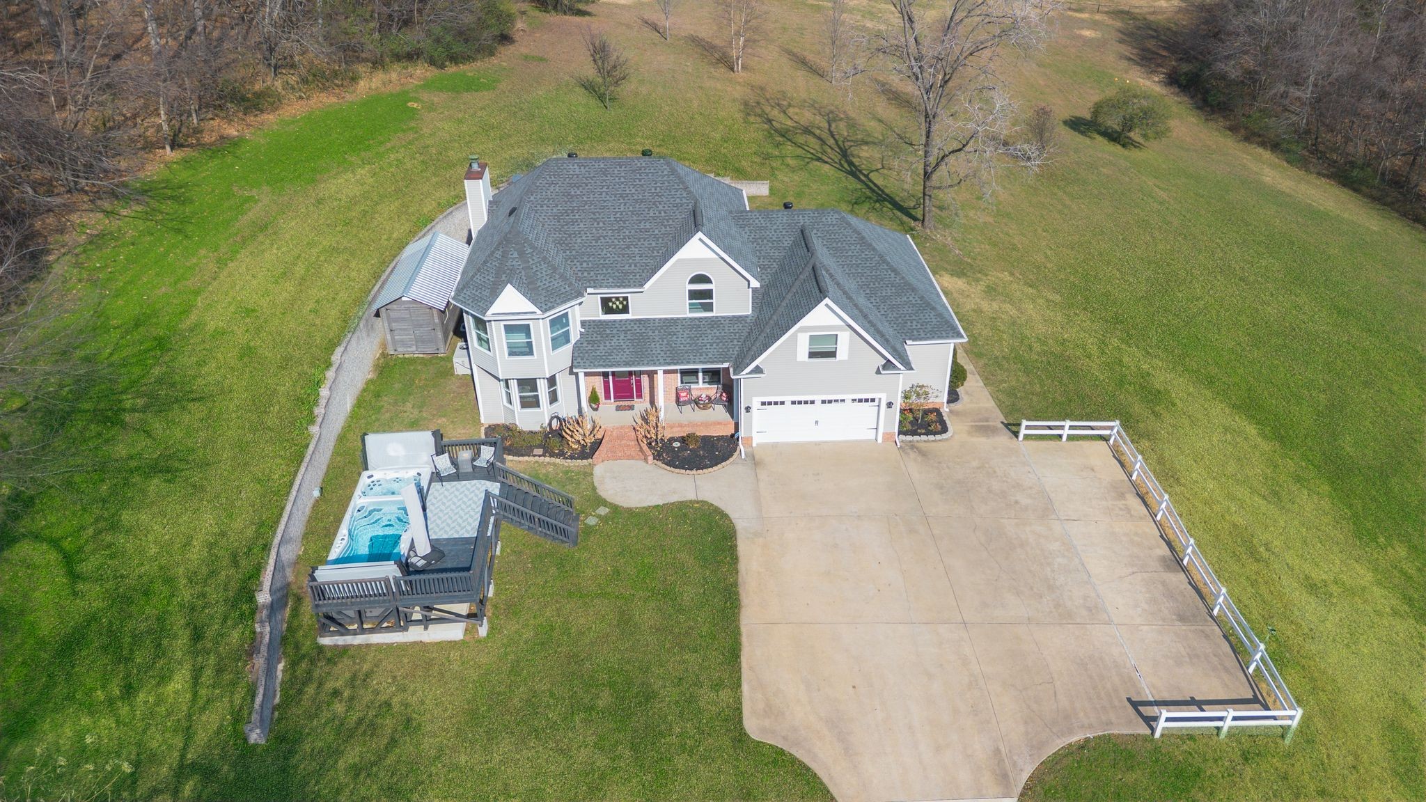 Lewisburg, Tennessee, 37091, United States, 4 Bedrooms Bedrooms, ,3 BathroomsBathrooms,Residential,For Sale,1999662