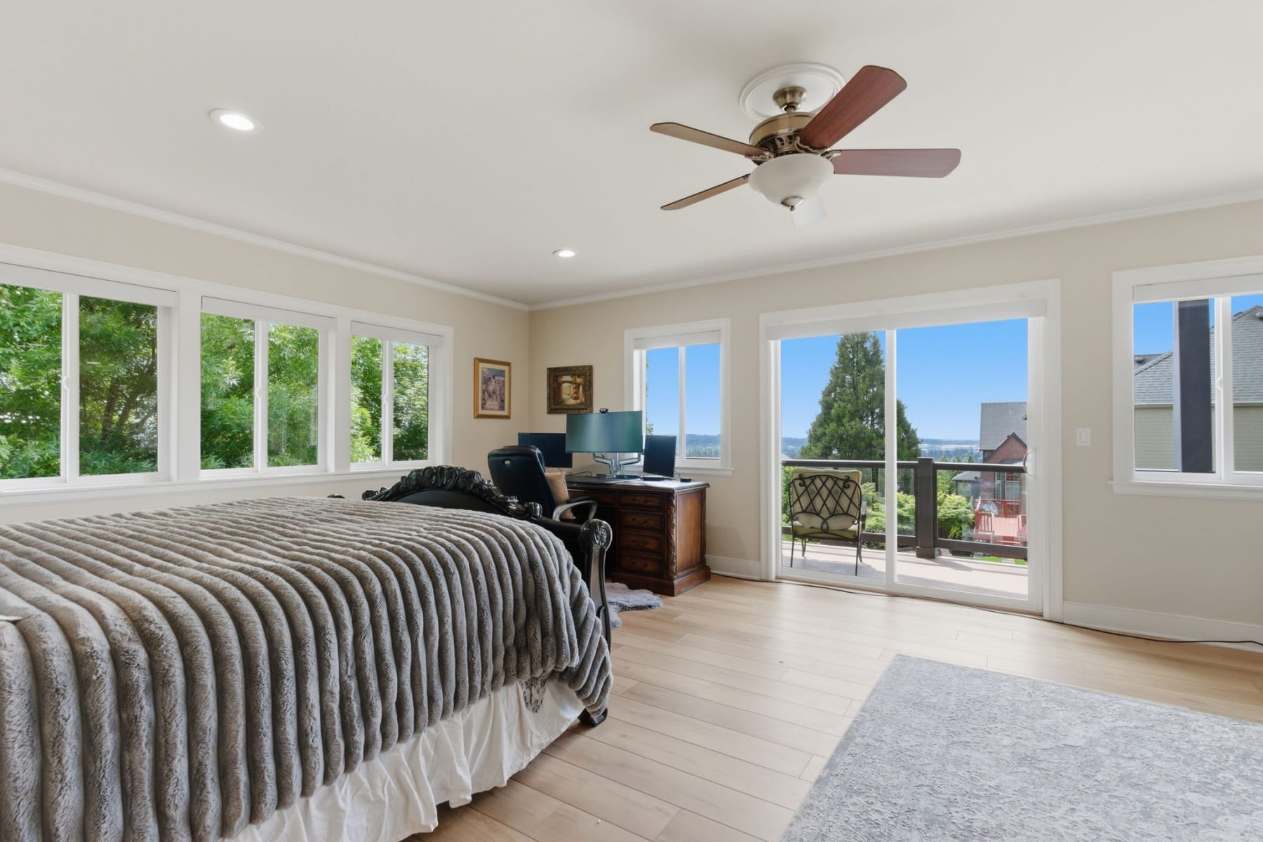  12048 SW CAFFALL LN Tigard, OR 97224 - 物件實景