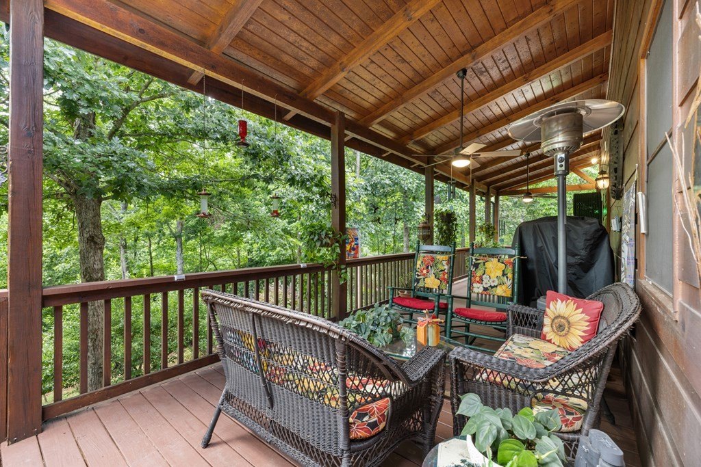 Blairsville, Georgia, 30512, United States, 3 Bedrooms Bedrooms, ,4 BathroomsBathrooms,Residential,For Sale,1895292