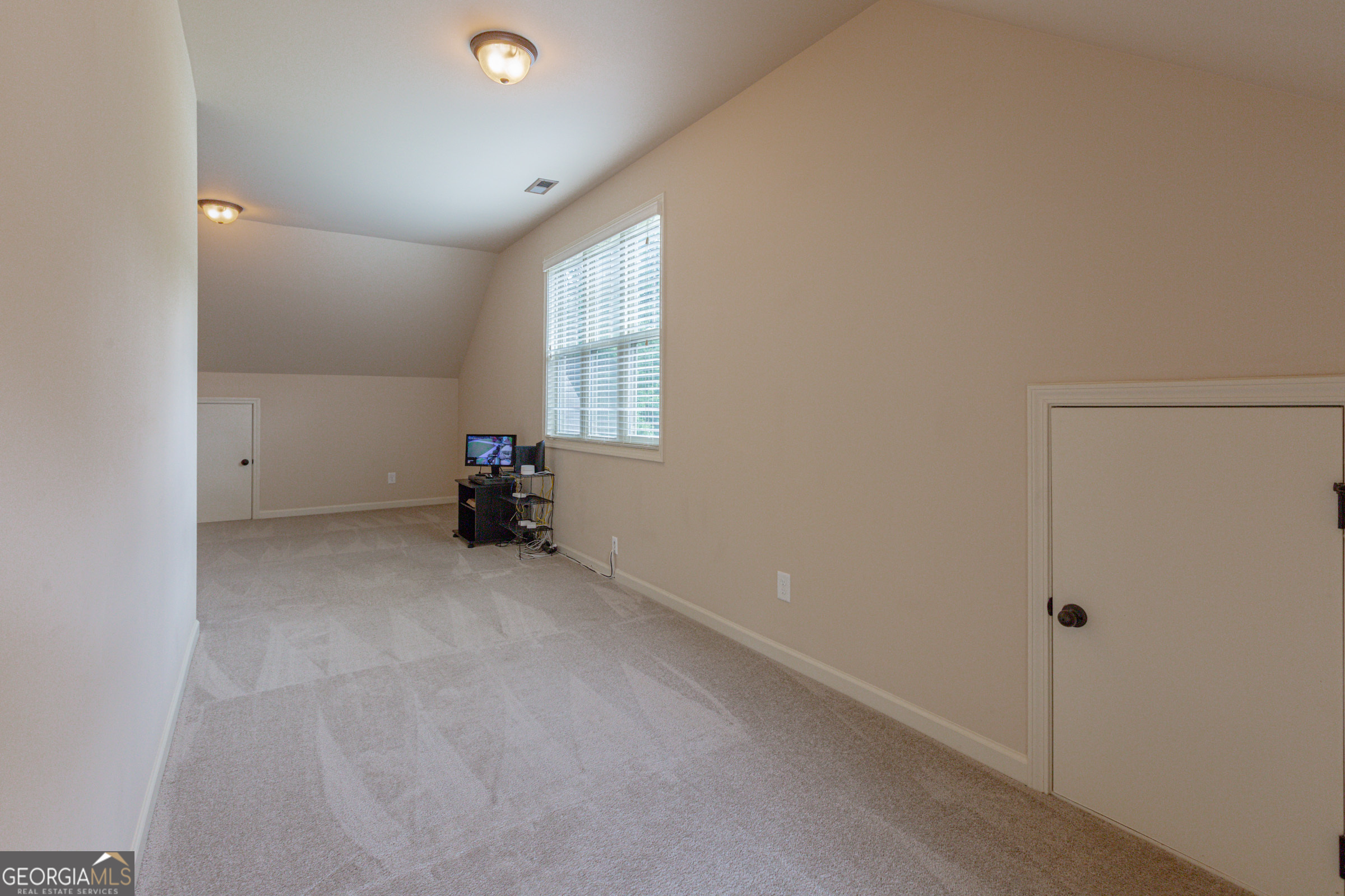 Senoia, Georgia, 30276, United States, 4 Bedrooms Bedrooms, ,3 BathroomsBathrooms,Residential,For Sale,1970203