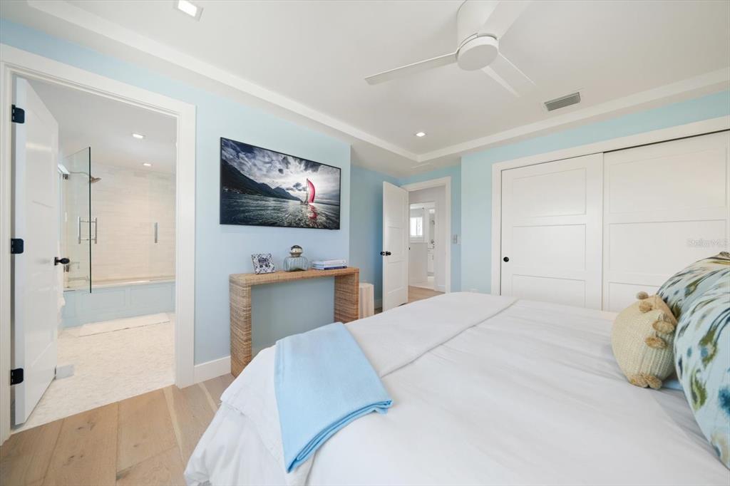 Largo, Florida, 33770, United States, 3 Bedrooms Bedrooms, ,4 BathroomsBathrooms,Residential,For Sale,1989168