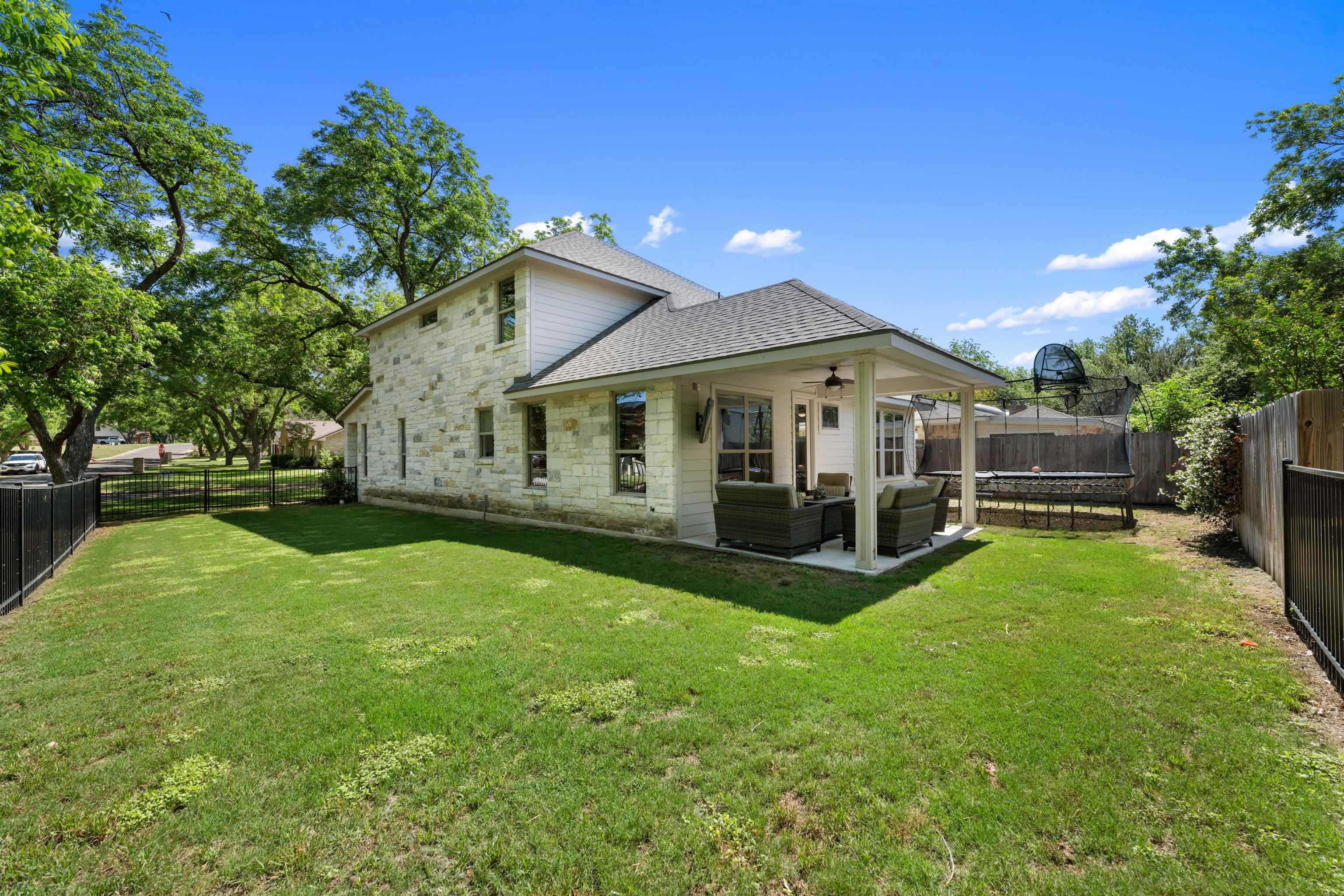 Meadowlakes, Texas, 78654, United States, 5 Bedrooms Bedrooms, ,4 BathroomsBathrooms,Residential,For Sale,1796370