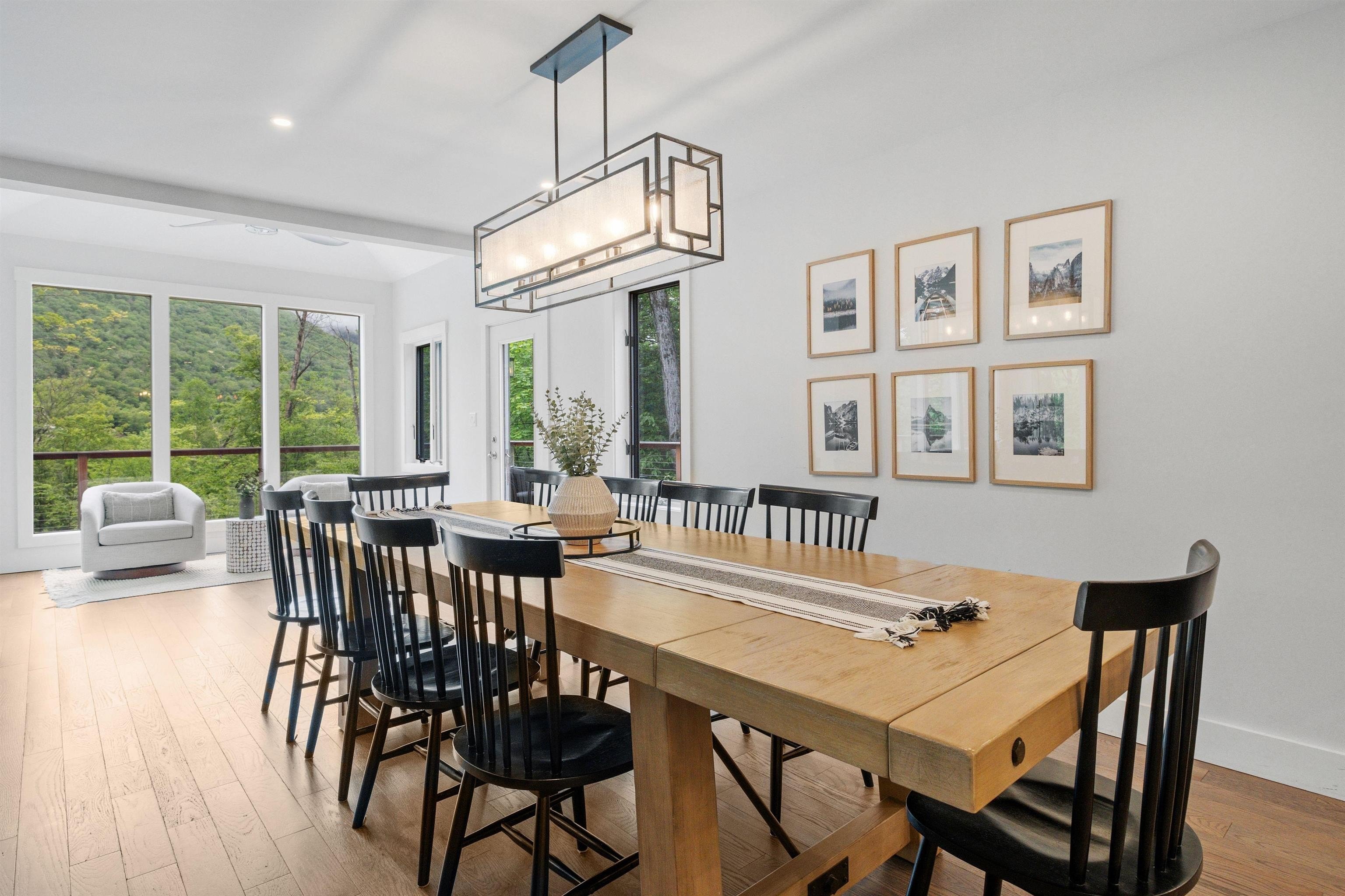Lincoln, New Hampshire, 03251, United States, 4 Bedrooms Bedrooms, ,4 BathroomsBathrooms,Residential,For Sale,1803073