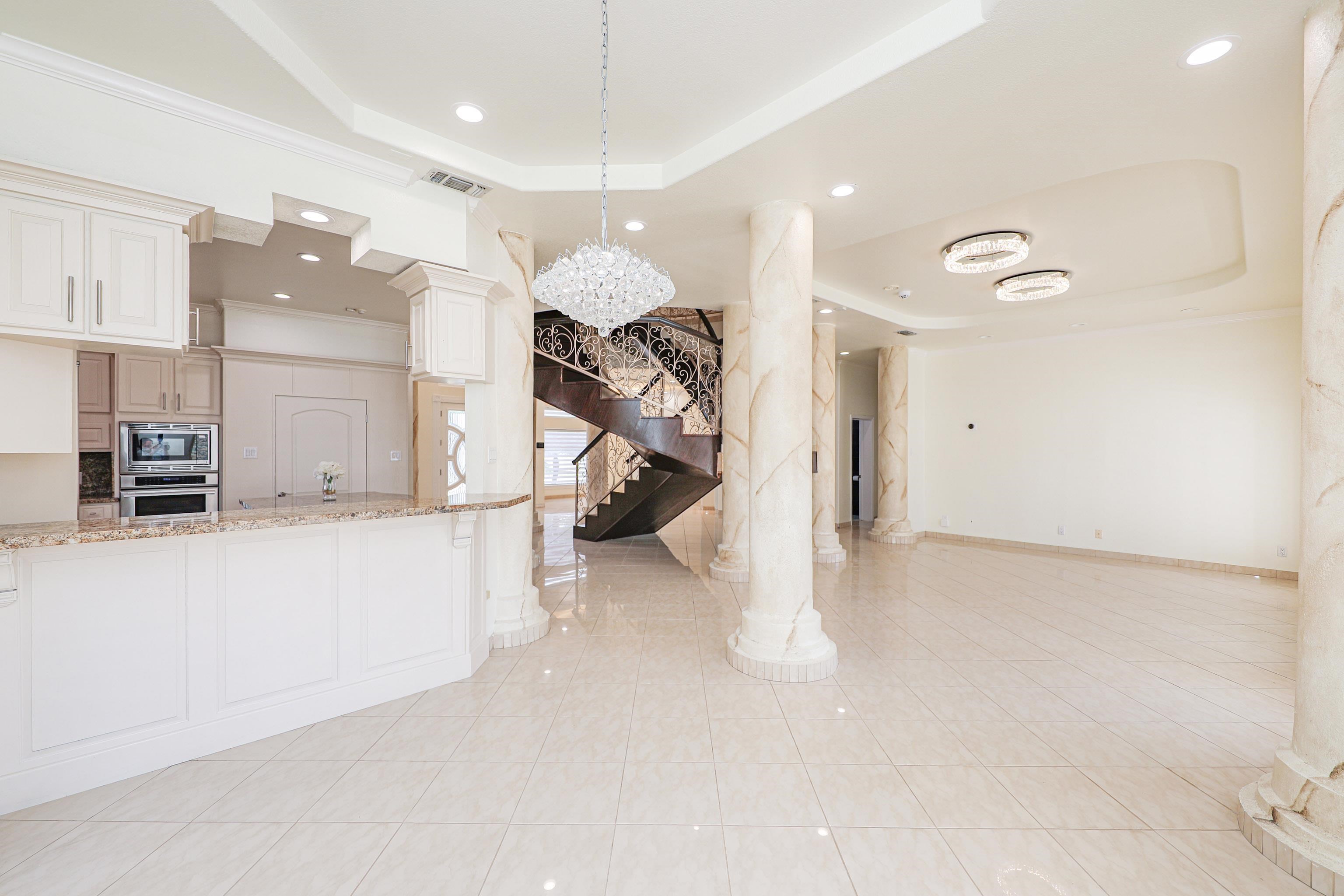 Laredo, Texas, 78041, United States, 4 Bedrooms Bedrooms, ,6 BathroomsBathrooms,Residential,For Sale,1989107