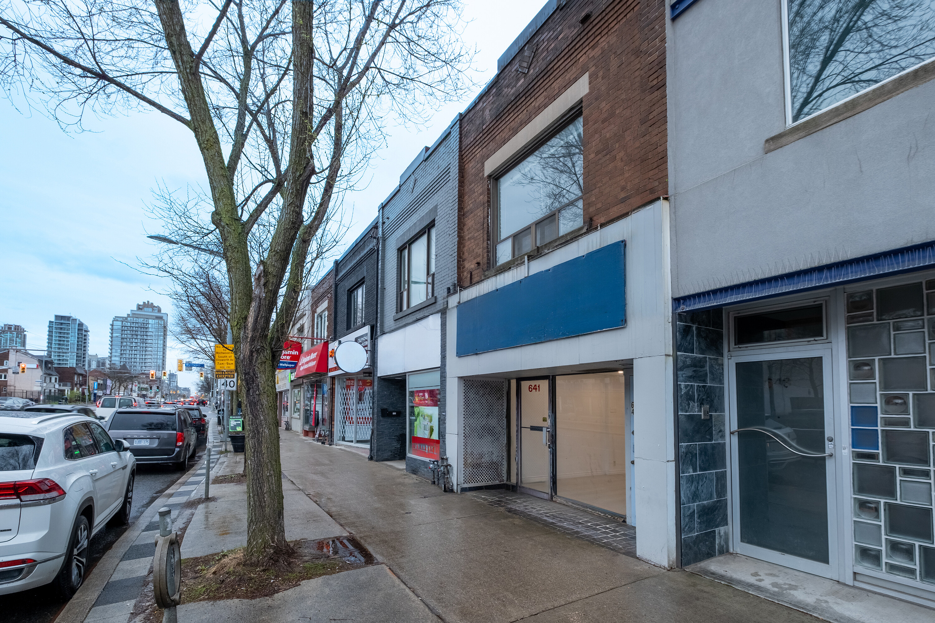  641 St Clair Ave W - 物件實景
