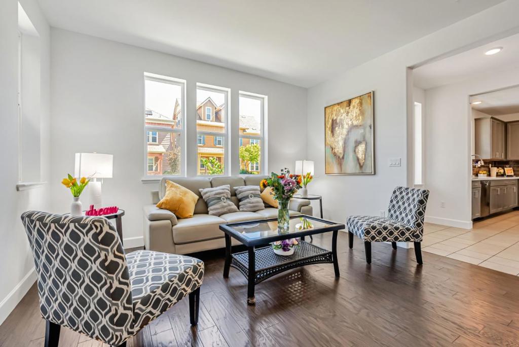 Hercules, California, 94547, United States, 4 Bedrooms Bedrooms, ,3 BathroomsBathrooms,Residential,For Sale,1978520