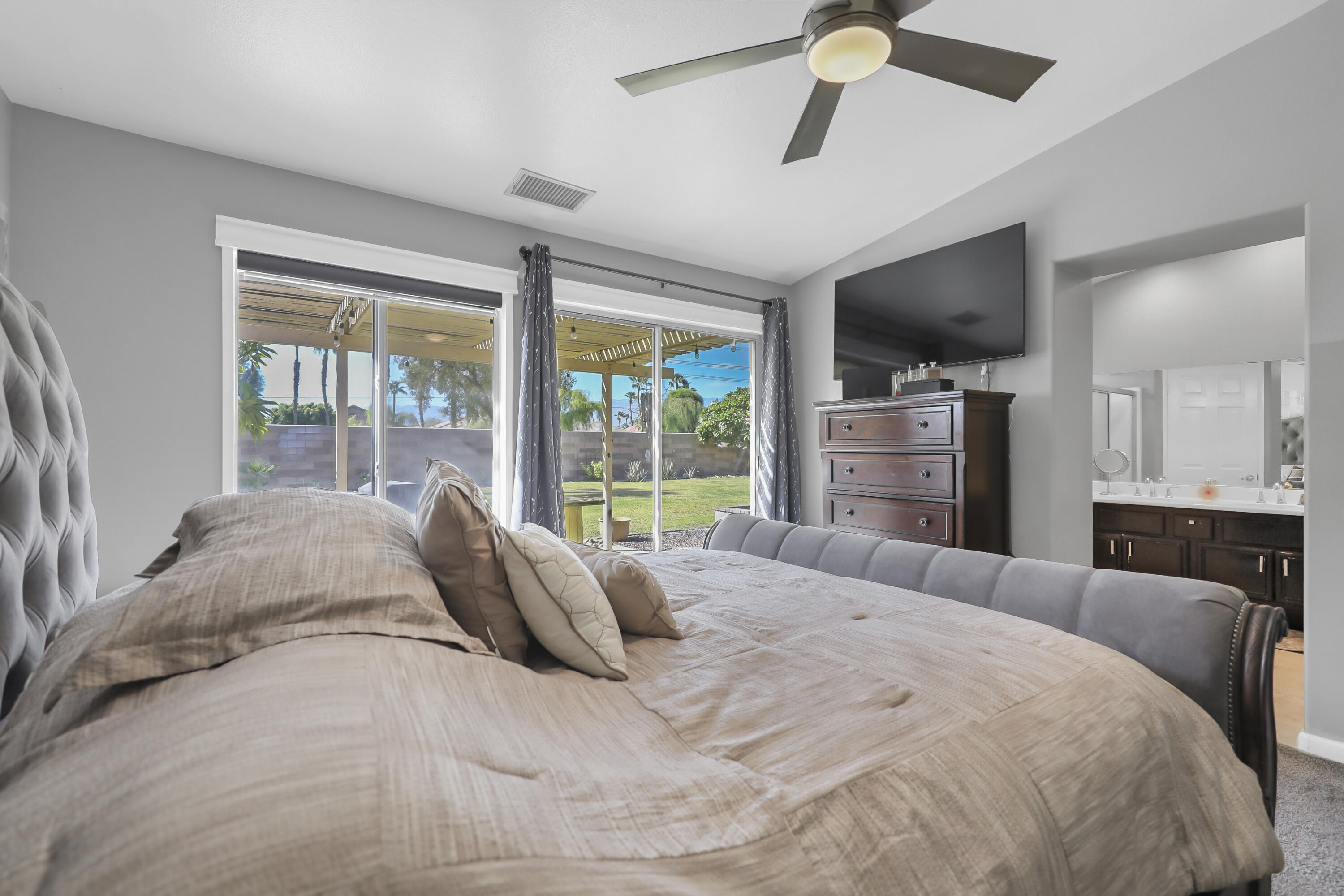 Indio, California, 92201, United States, 4 Bedrooms Bedrooms, ,3 BathroomsBathrooms,Residential,For Sale,1950105