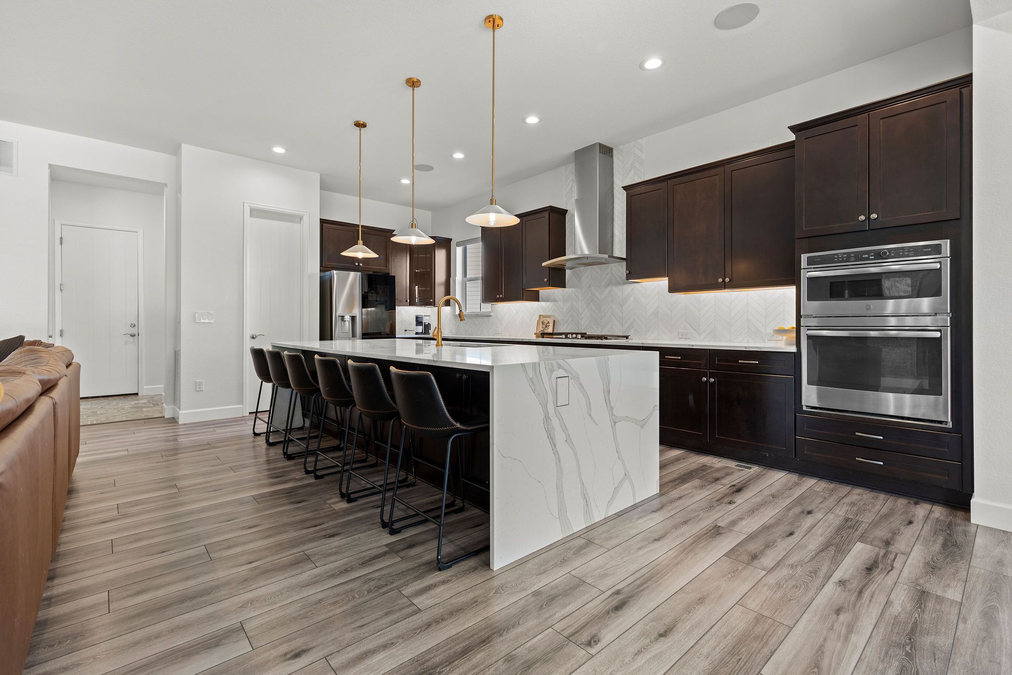  Luxury and comfort come together in this expansive ranch-style home - 物件實景
